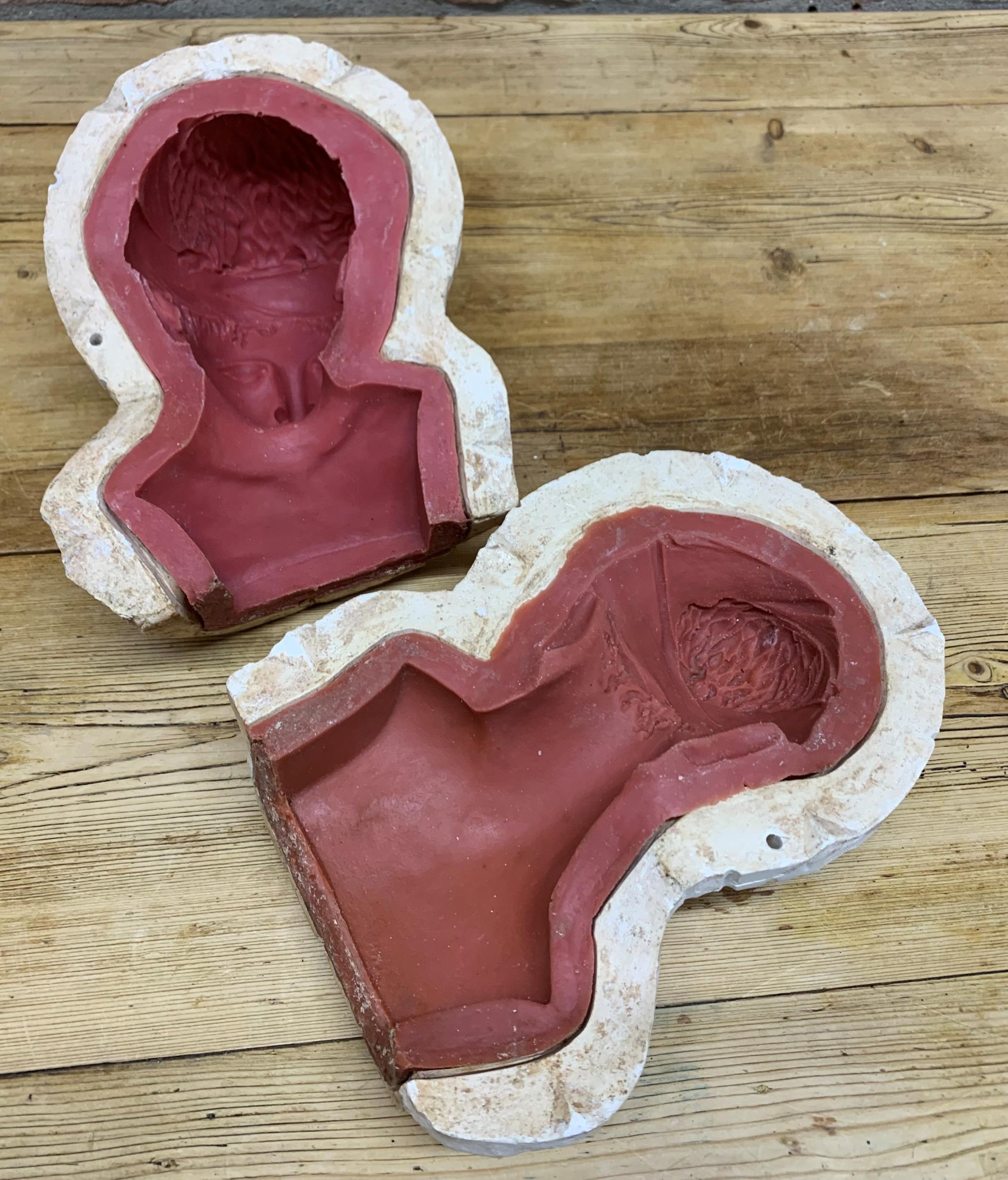 Plaster mould with rubber liner for casting a bronze bust of a beauty, 26cm high - Image 3 of 4