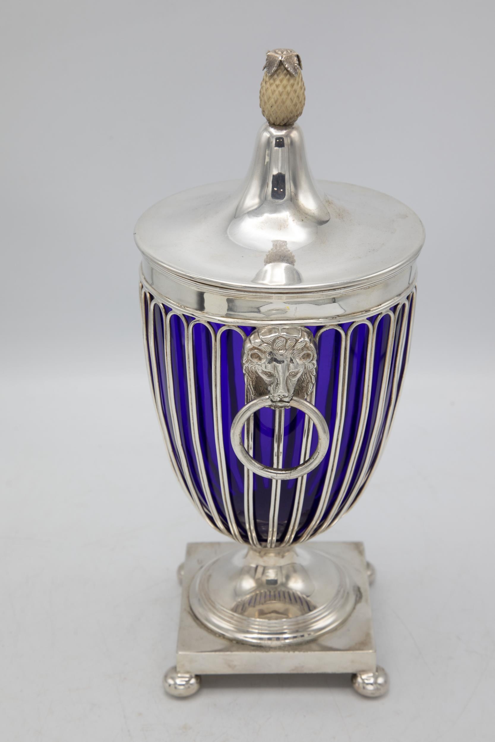 Good quality regency silver plate lidded urn, with carved pineapple finial, twin lion head hoop - Image 3 of 3