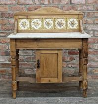 Victorian pine washstand with marble top and tiled gallery back, H 106cm x W 92cm x D 47cm