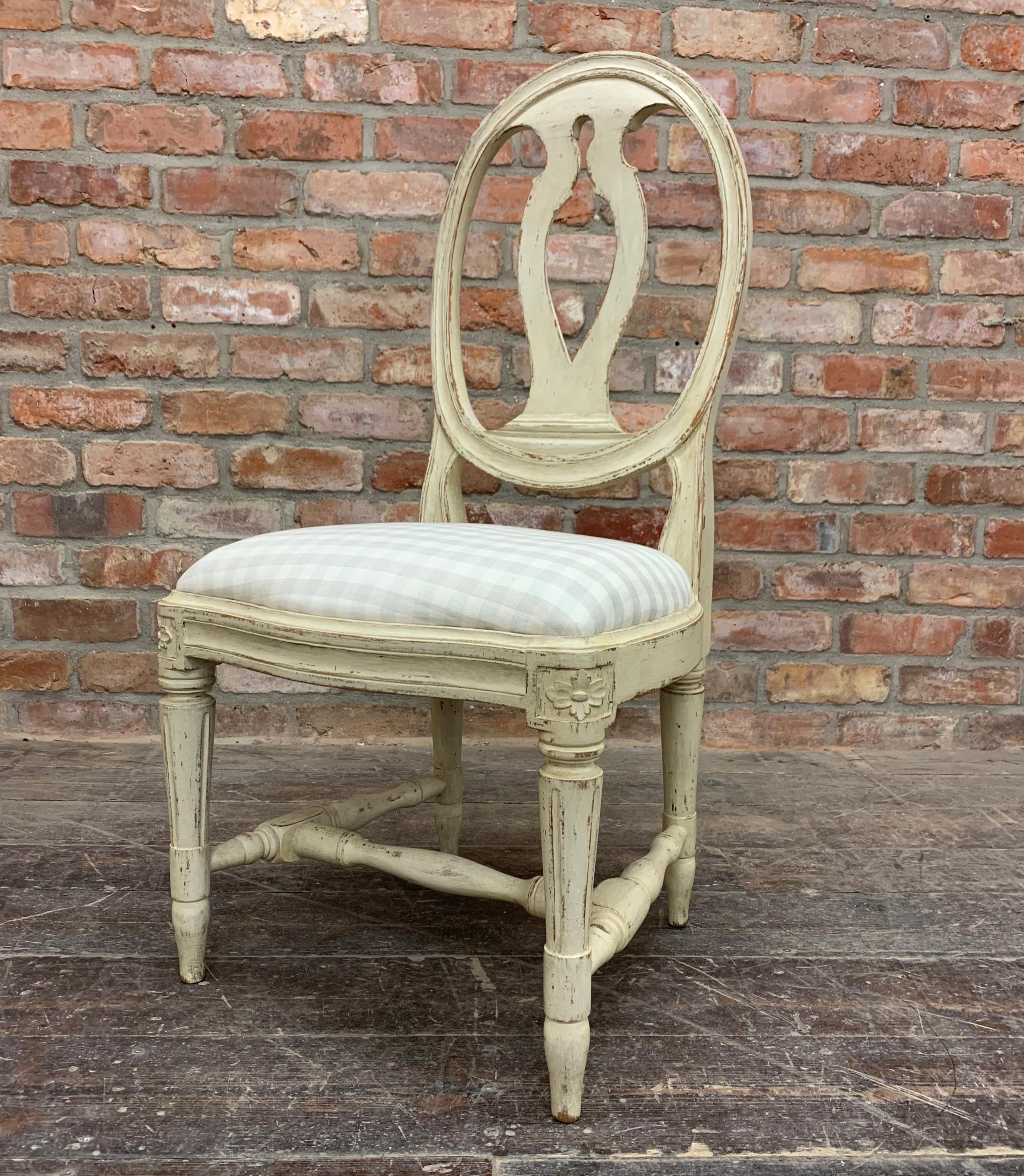 Swedish Gustavian style single chair, serpentine drop in seat, original paint