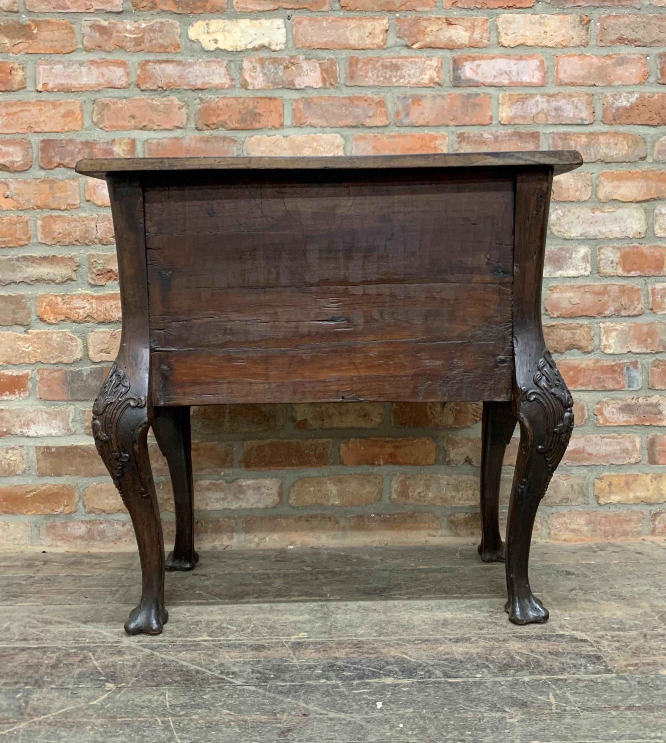 Good antique Spanish oak serpentine chest of drawers, with carved apron and cabriole legs, 83 x 83cm - Image 4 of 4