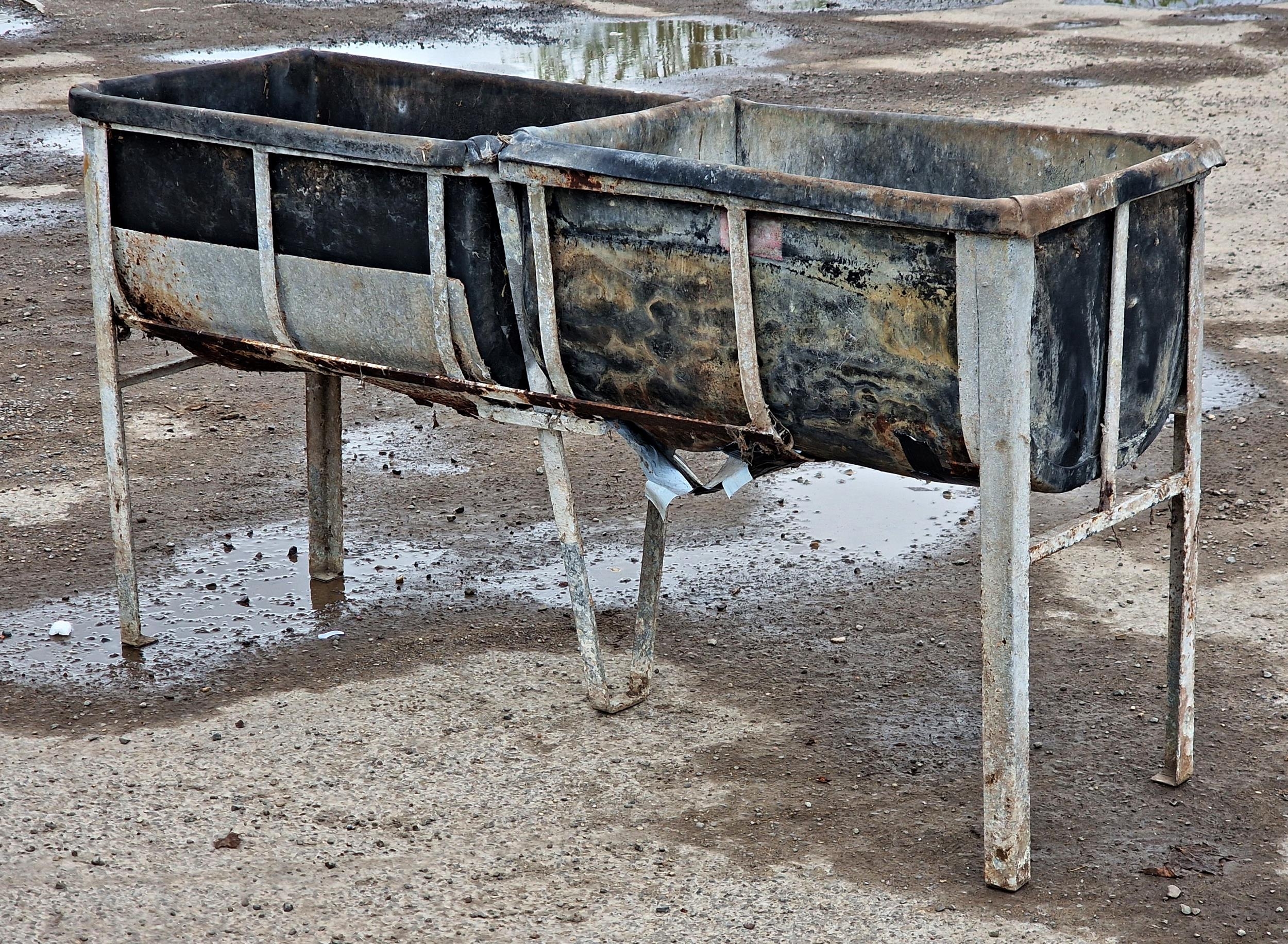 Vintage two sectional dairy trough with rubber liners, H 82cm x W 155cm x D 49cm (AF) - Image 2 of 5