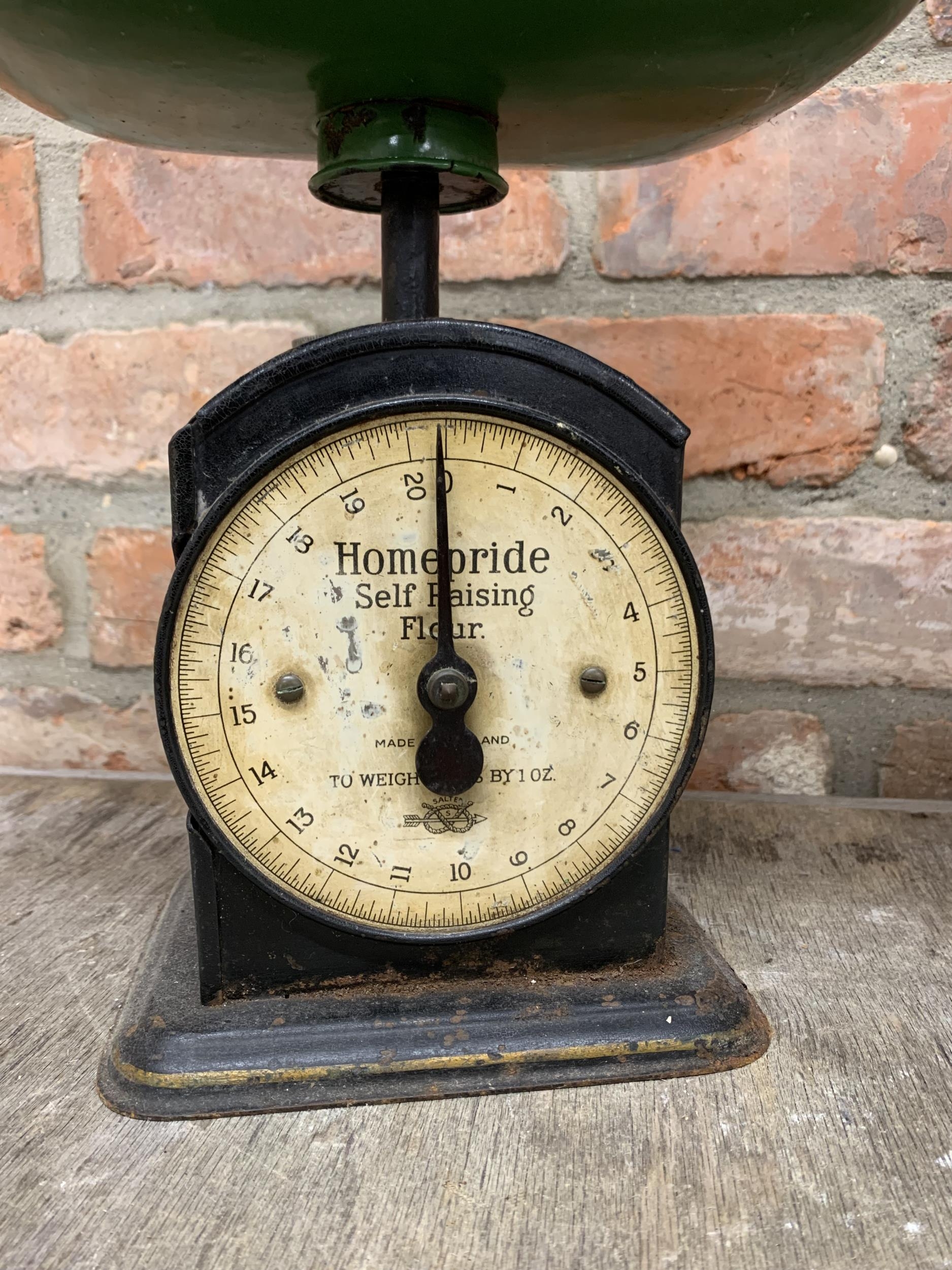 Two antique kitchen scales to include Homepride self raising flour example, Tallest H 32cm (2) - Image 3 of 4