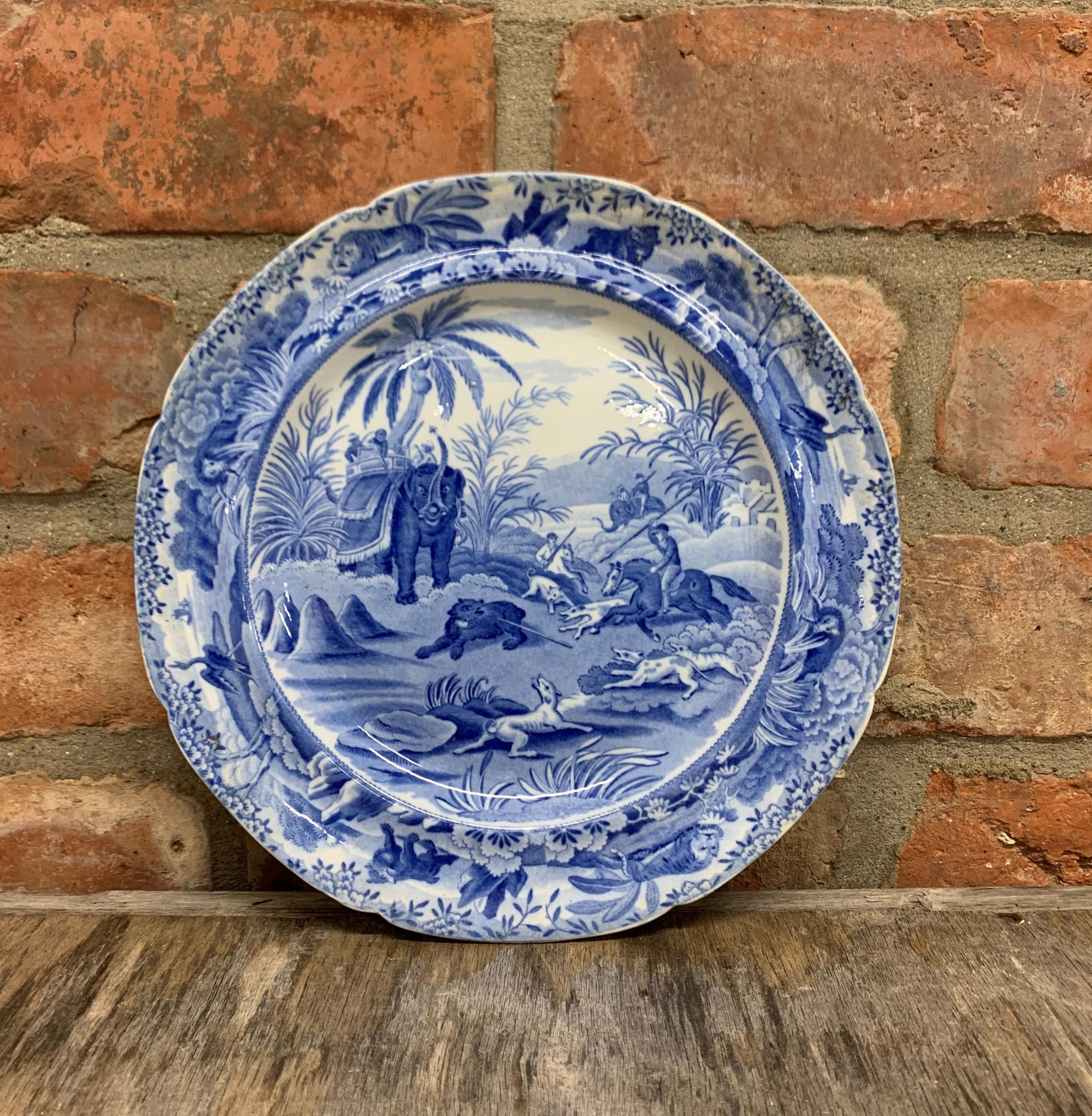 Early 19th century Spode "Death Of A Bear" sporting series blue and white transfer plate