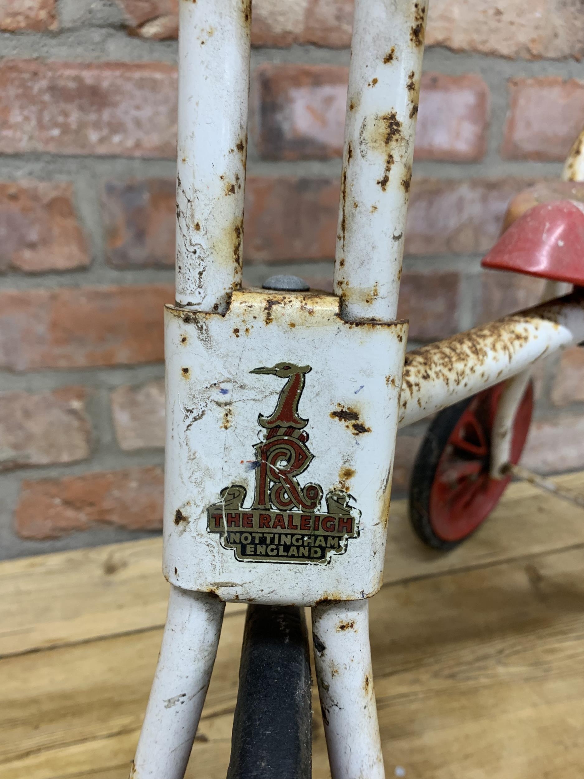 Vintage Raleigh's red and white children's tricycle, H 50cm - Image 2 of 3