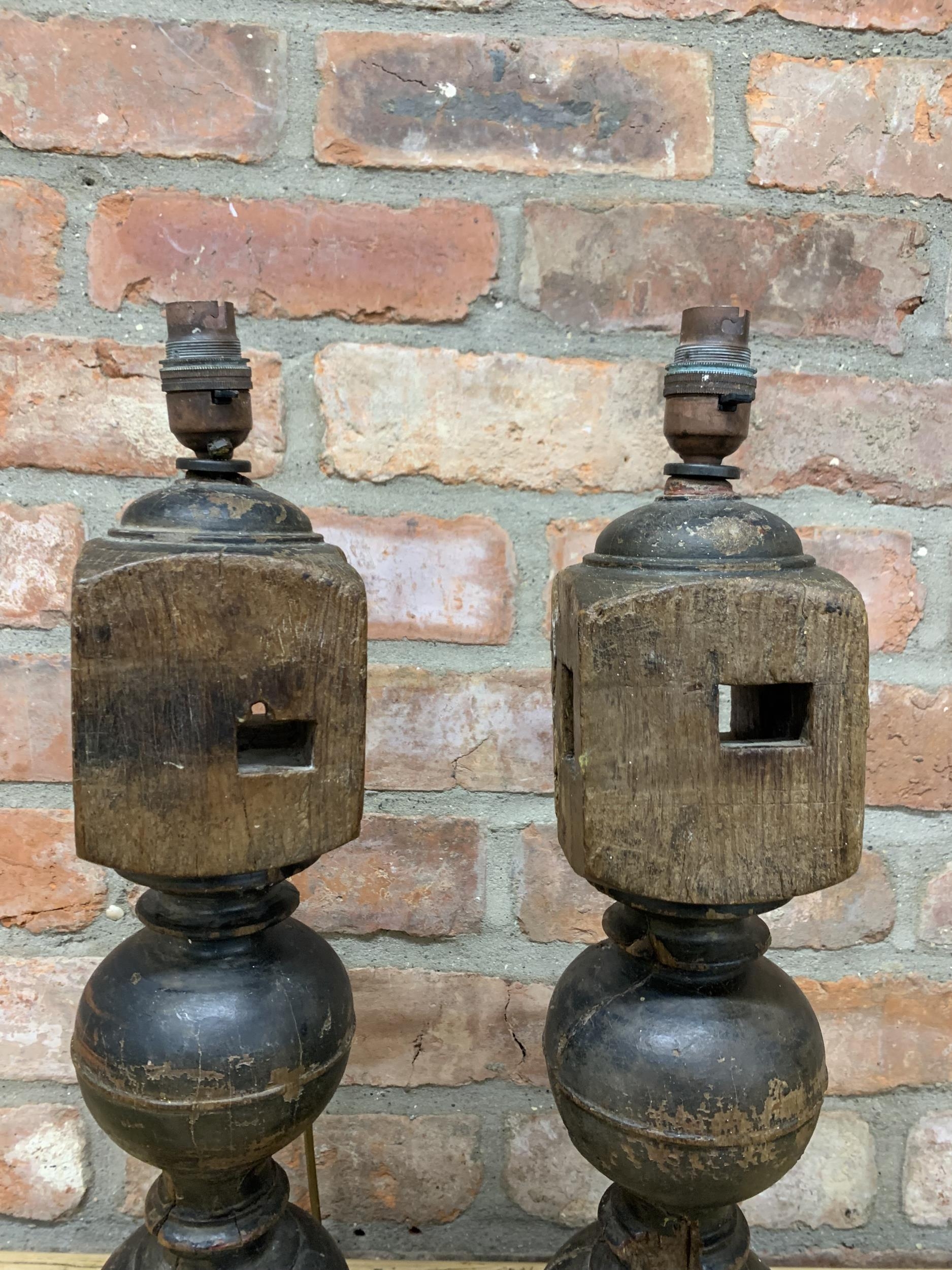 Pair of antique Indian turned wood reclaimed column baluster table lamps, H 50cm - Image 2 of 3