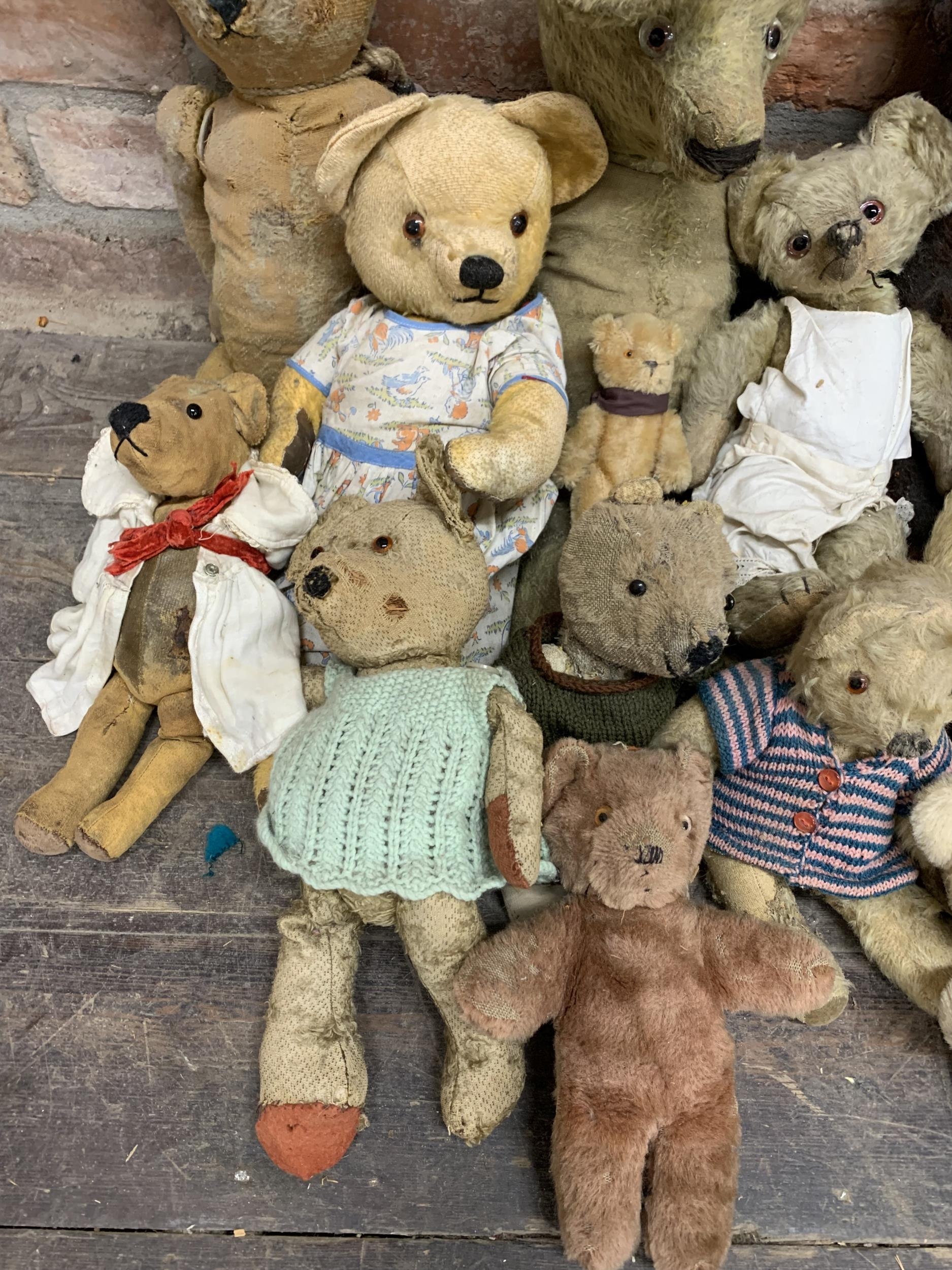 Quantity of antique and vintage mohair straw filled teddy bears, Largest 70cm, some AF (16) - Image 2 of 7