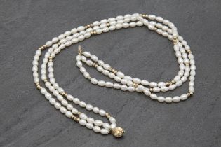 Vintage 9ct and freshwater pearl three strand necklace, 43cm long