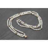 Vintage 9ct and freshwater pearl three strand necklace, 43cm long