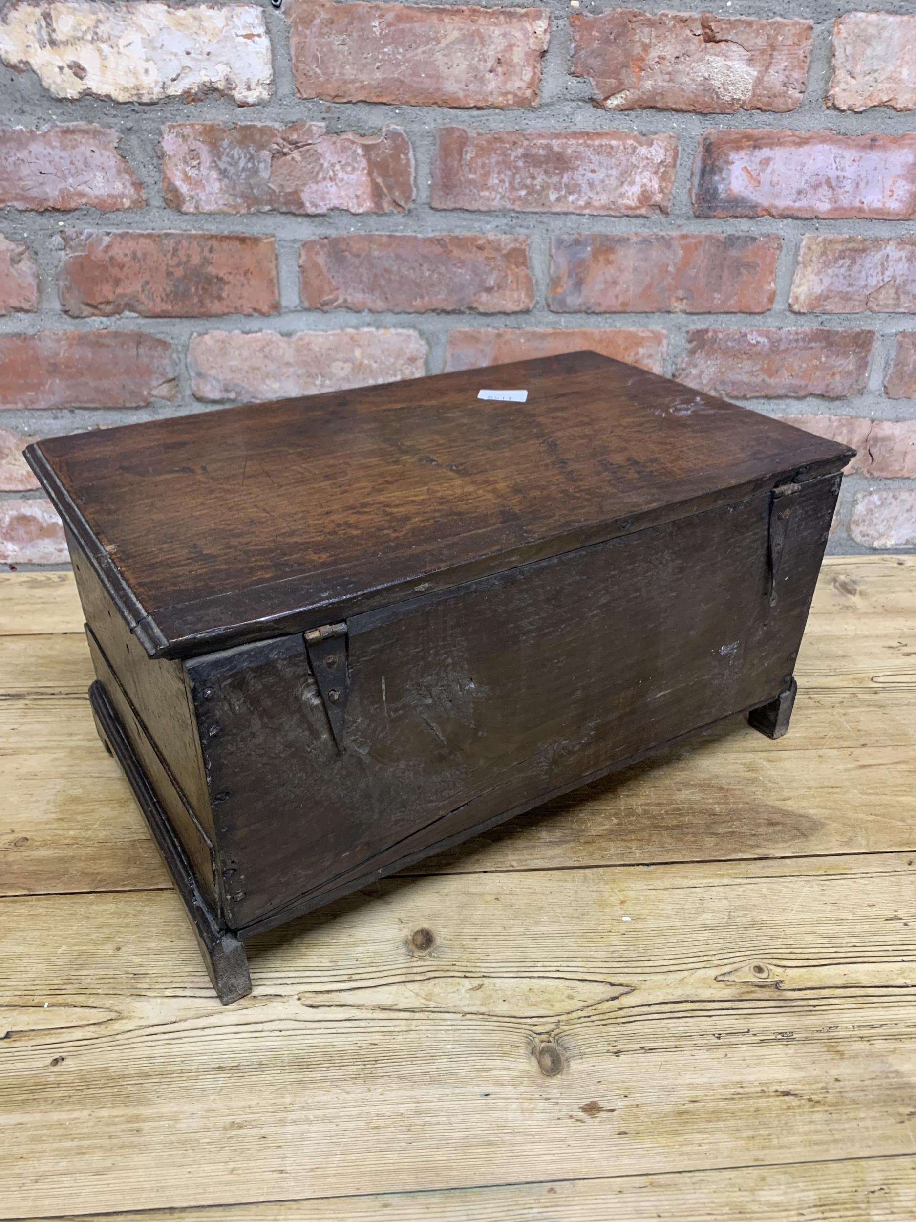 Early 19th century miniature oak coffer with hinged lid on bracket supports, H 26cm x W 51cm x D - Image 4 of 4