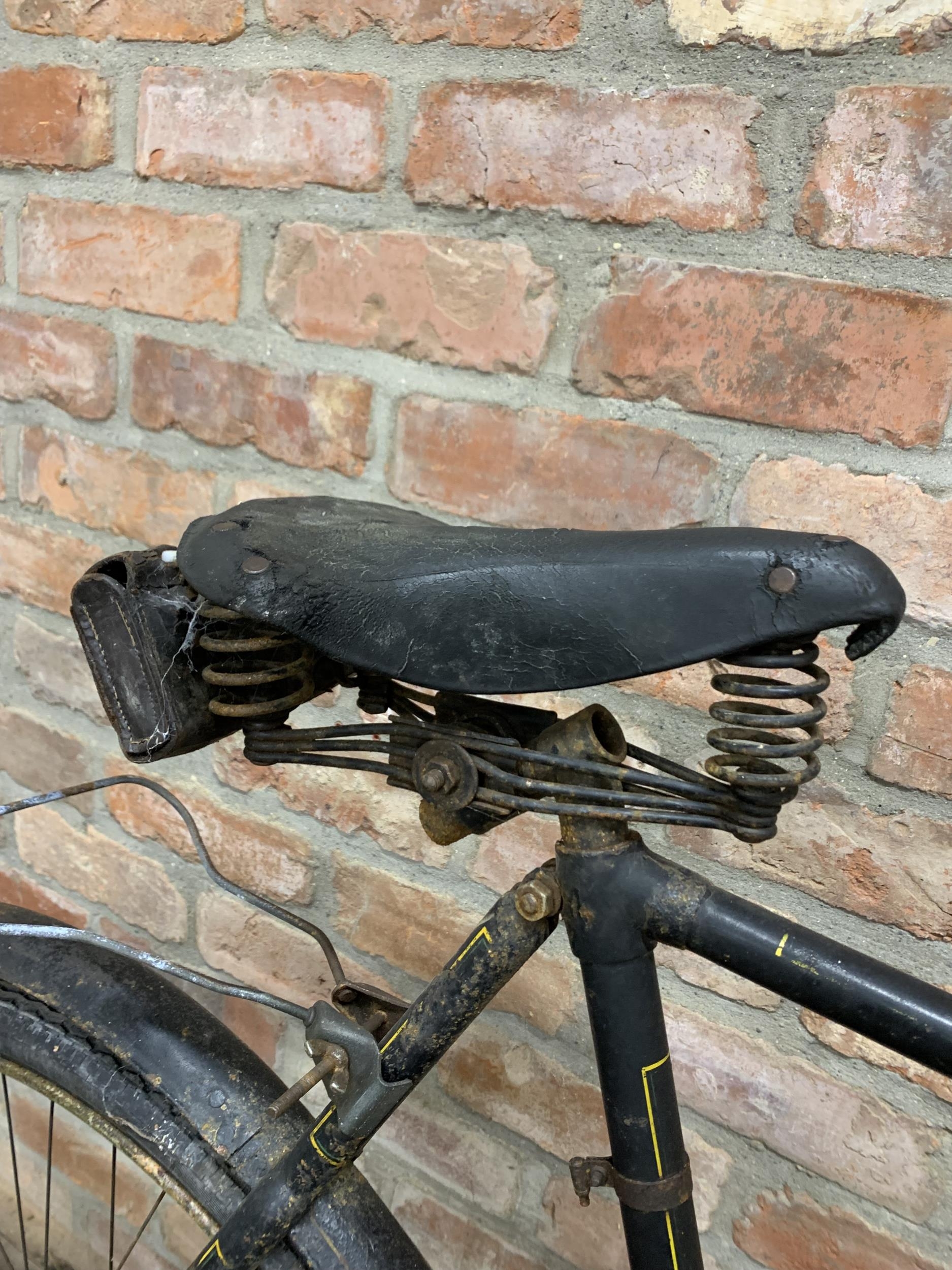 1920's Coventry Eagle Roadster bicycle, retaining what appears to be its original black and yellow - Image 5 of 6