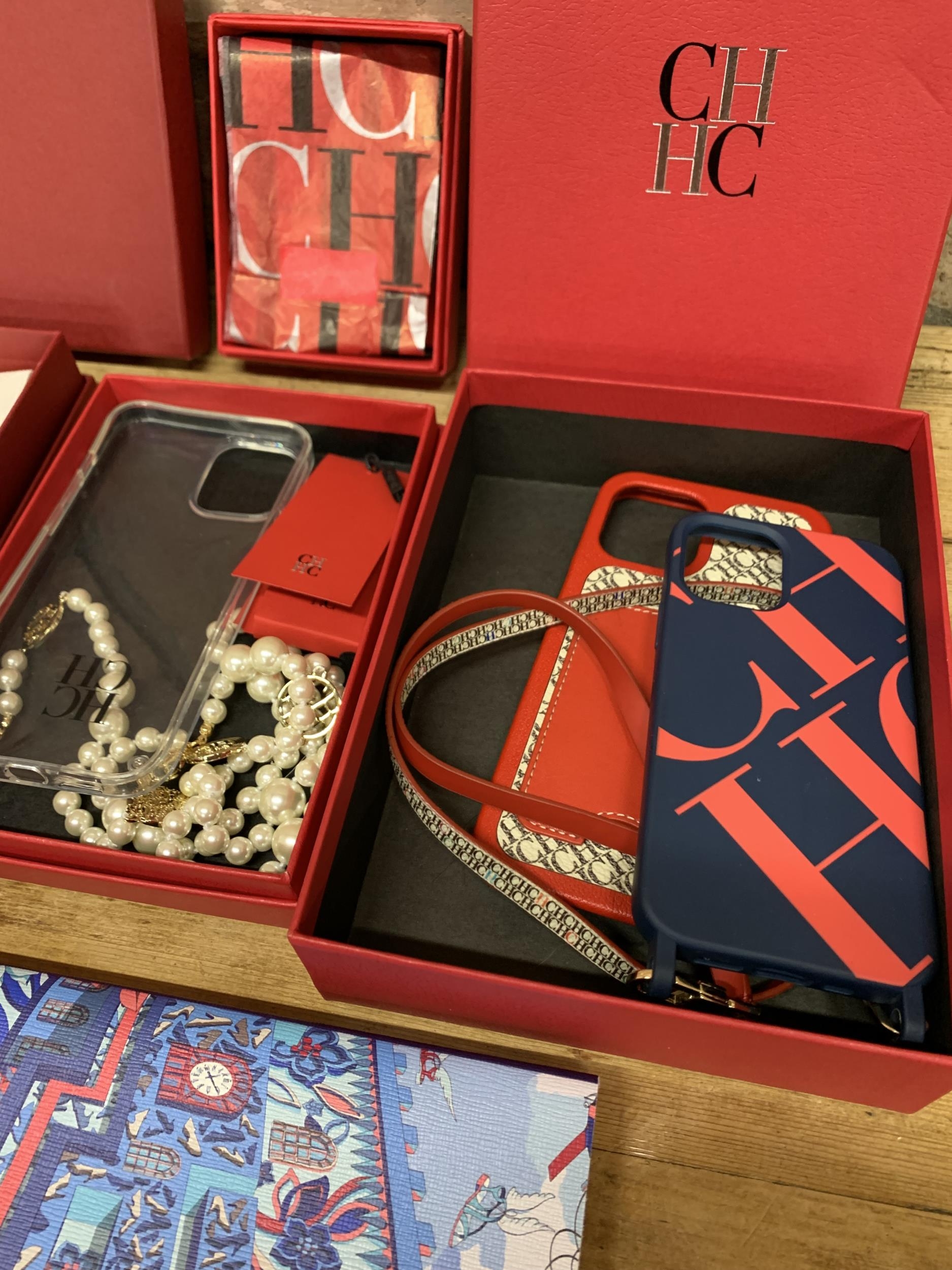 Carolina Herrera - collection of boxed accessories including phone cases, wallet, purse etc together - Image 2 of 5