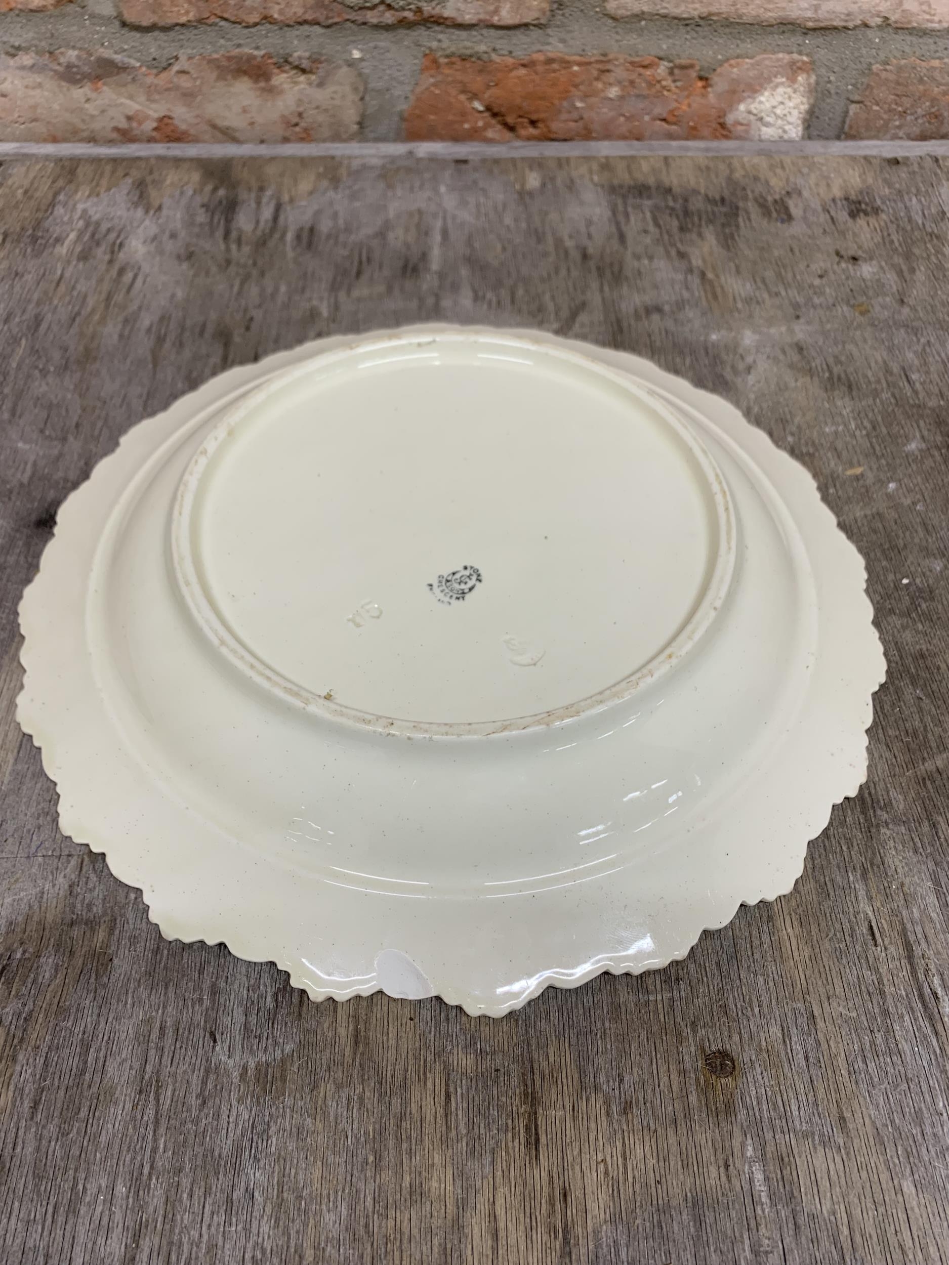 Antique George Jones & Sons Stoke Crescent creamware lidded cheese dish with scallop shell finial - Image 3 of 3