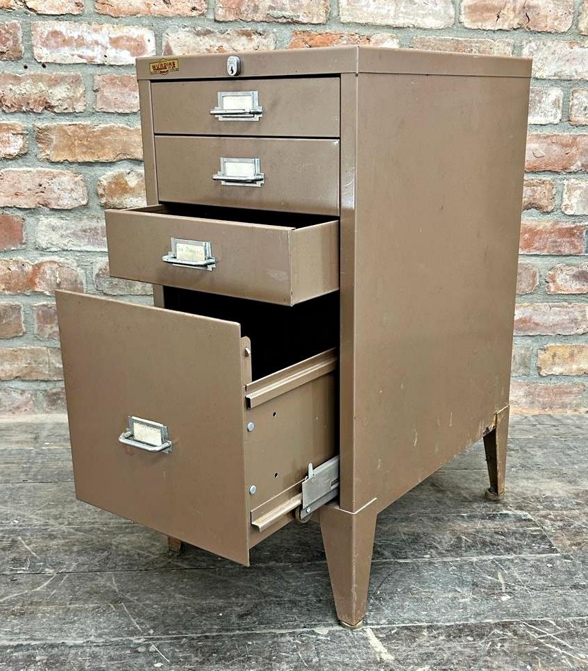 Vintage four drawer filing cabinet, H 72cm x W 34cm x D 48cm - Image 2 of 3