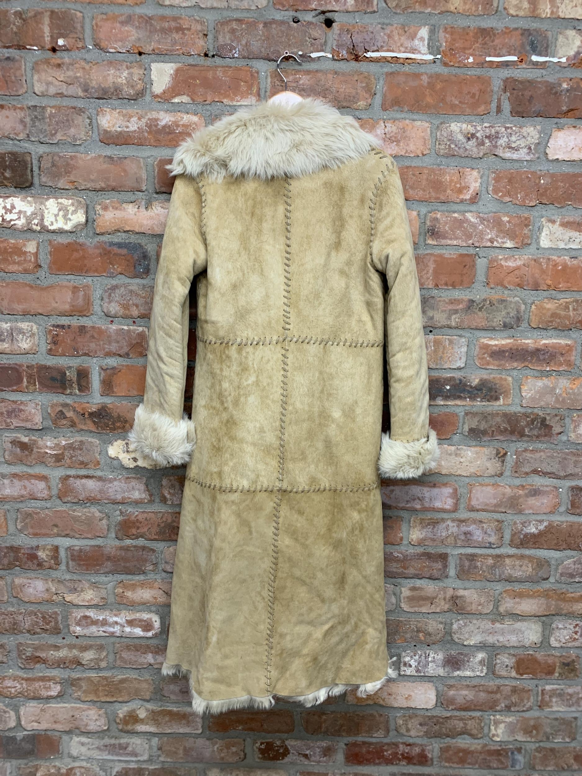 Ralph Lauren - ladies long shearling pale sheepskin coat, size M - Image 4 of 4