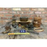 Large collection of assorted antique metal ware to include skeleton keys, signs, fish kettle etc (