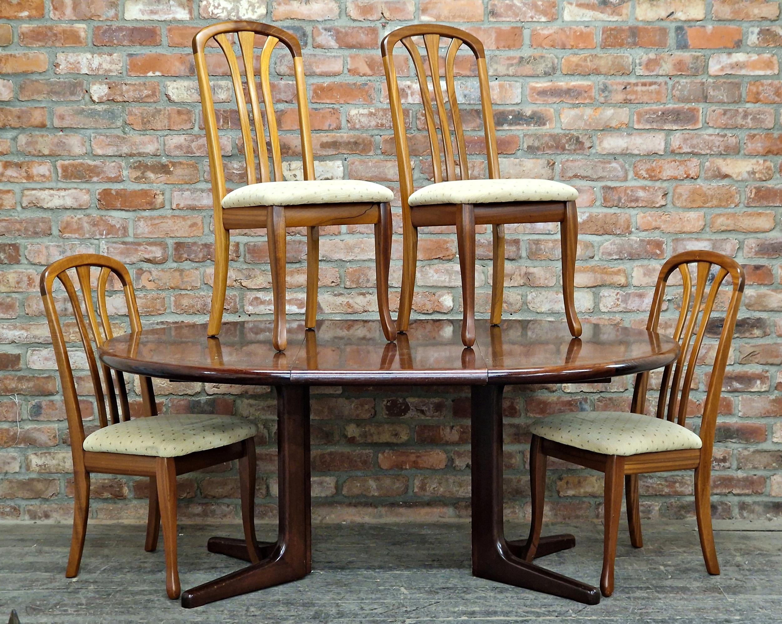 20th Century Dyrlund solid rosewood extending dining table, H 72cm x W 172cm x D 122cm, together