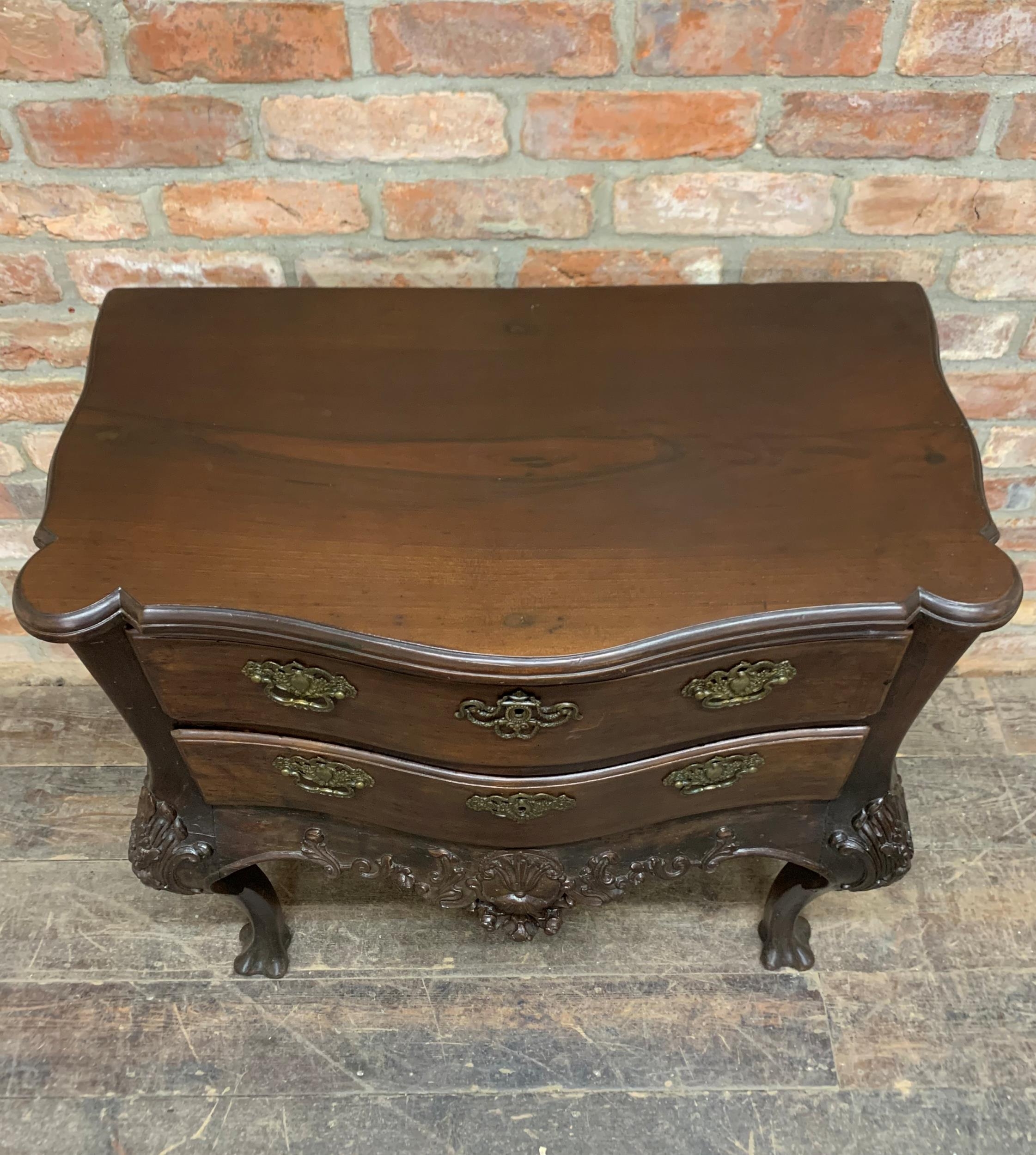 Good antique Spanish oak serpentine chest of drawers, with carved apron and cabriole legs, 83 x 83cm - Image 2 of 4