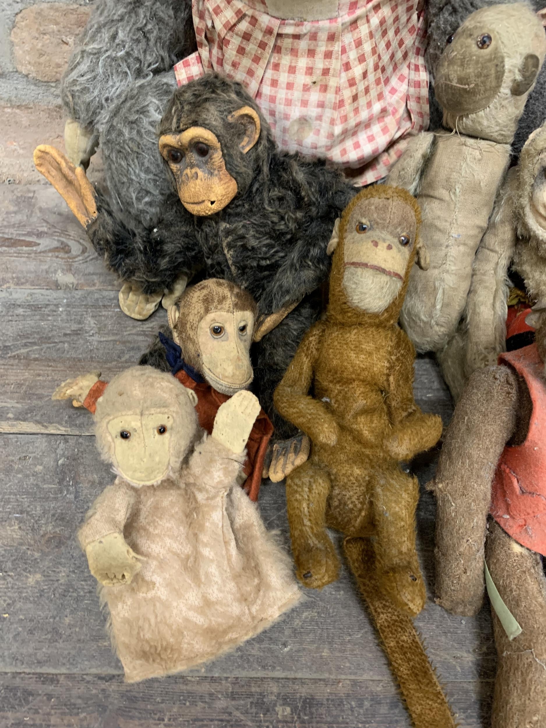 Quantity of antique and vintage monkey teddy toys to include Merrythought examples (10) - Image 2 of 4