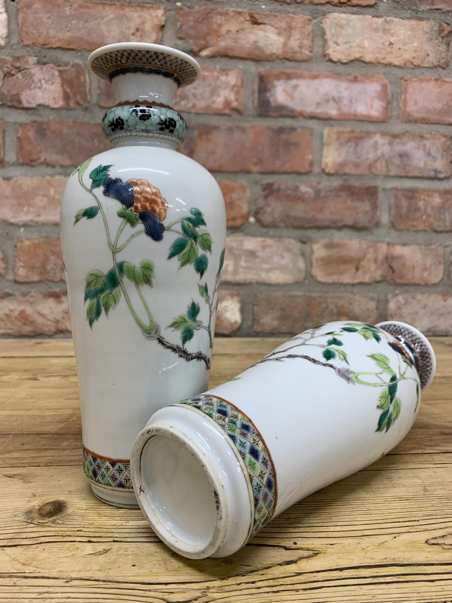 Pair of Chinese Famille Vert republic period vases with enamelled floral and bird finish, H 25cm - Image 3 of 3