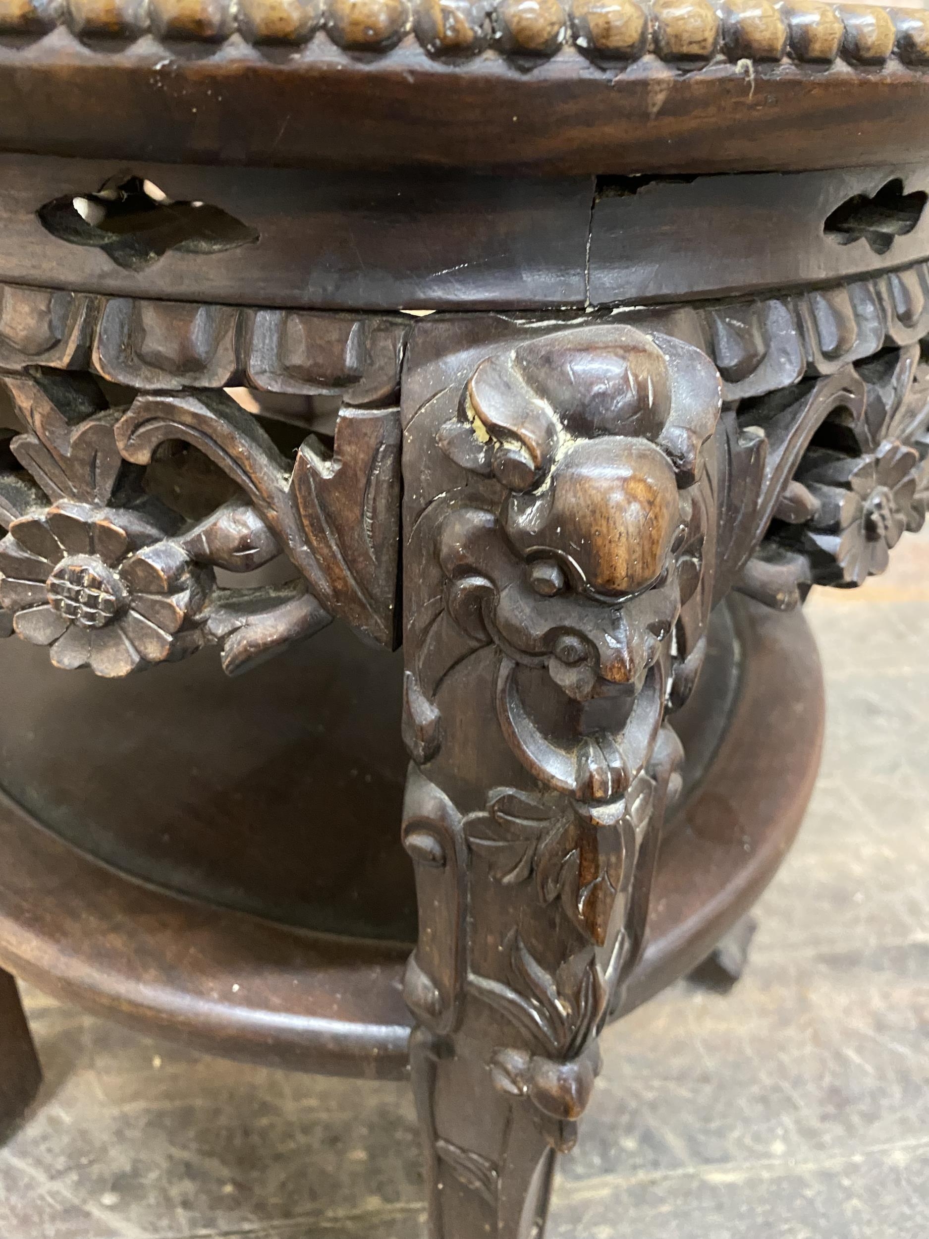 19th Century Chinese Padauk wood pot stand with inset marble top and typical carved frame, H 58cm - Image 3 of 3