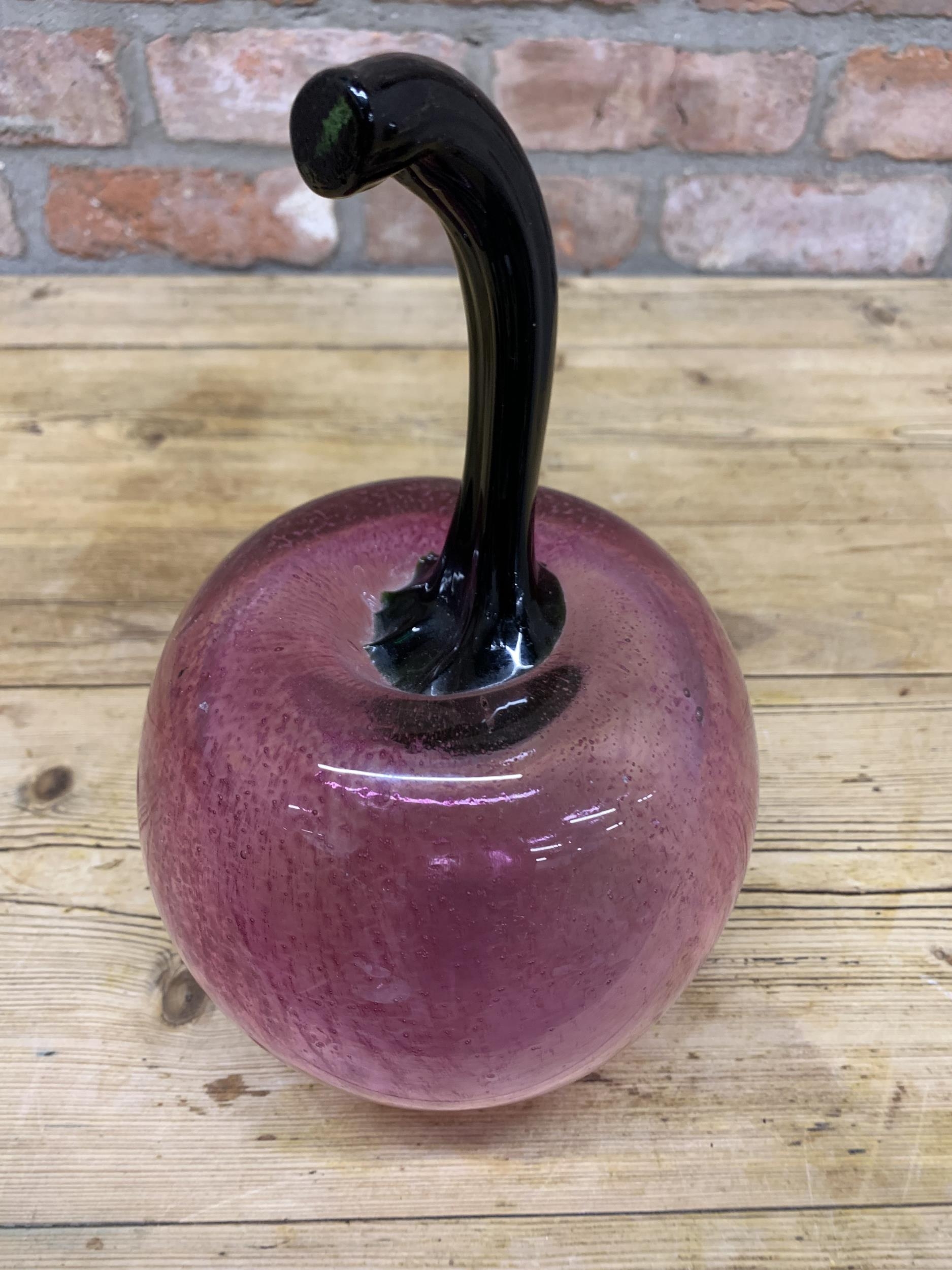 Large vintage purple Murano glass apple ornament, H 26cm - Image 2 of 3