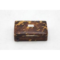 Early 19th century tortoiseshell snuff music box, with key, 9.5cm wide, currently working