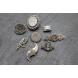 Eight Victorian silver brooches, 38.7g