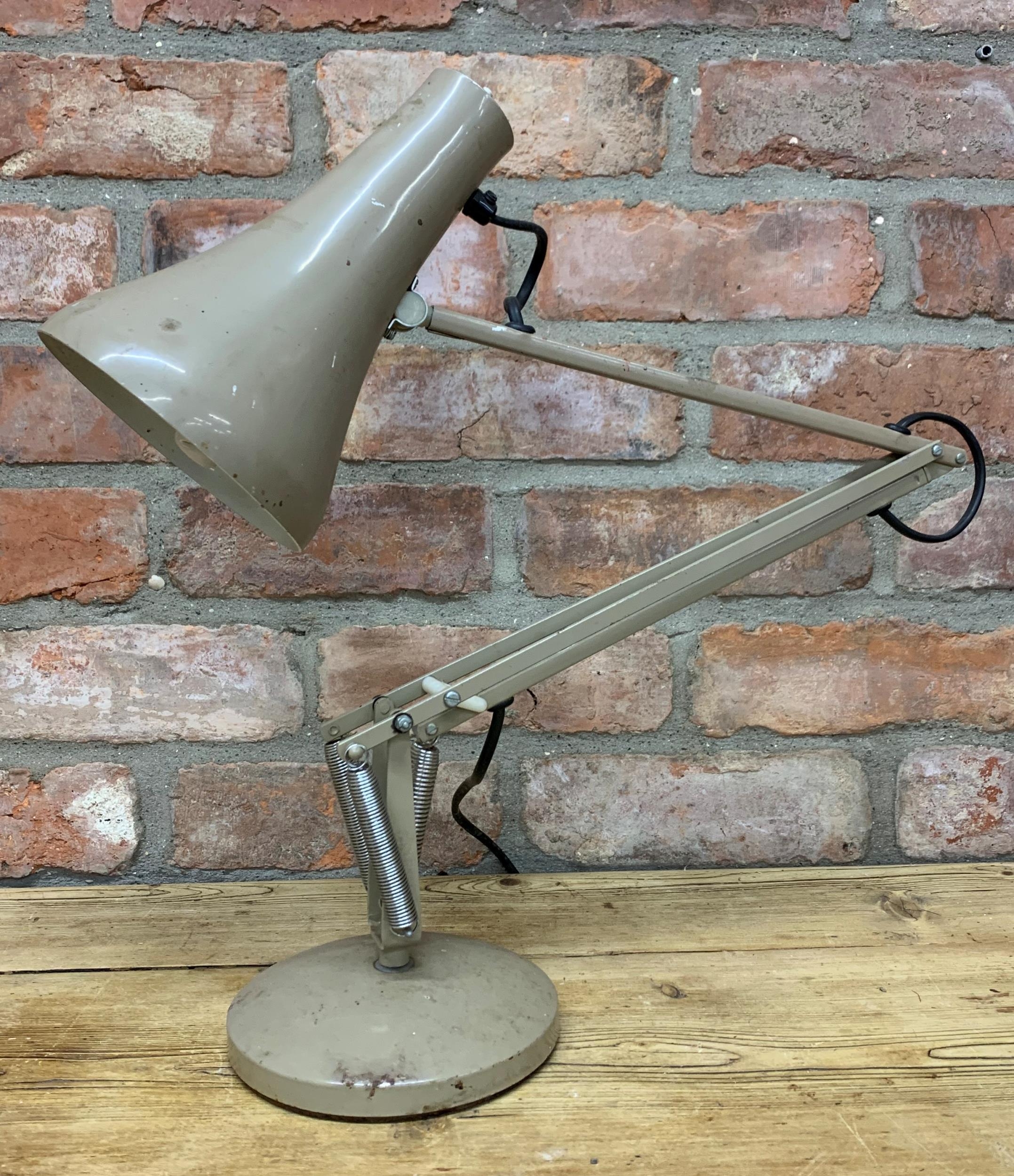 Vintage Herbert Terry & Sons anglepoise model 90 table lamp, H 60cm