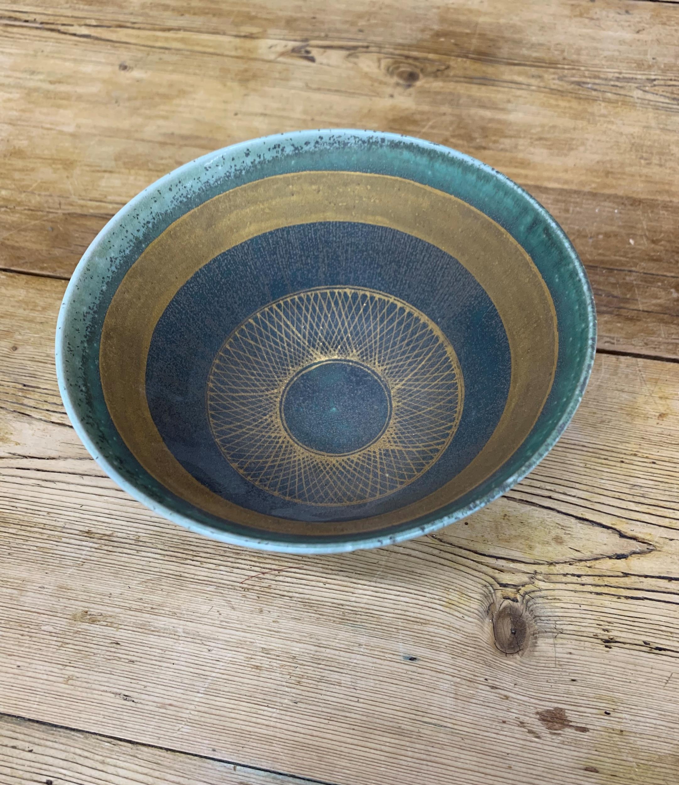 Mary Rich circular tapered studio pottery bowl with banded and gold crosshatch design, stamped to - Image 3 of 4