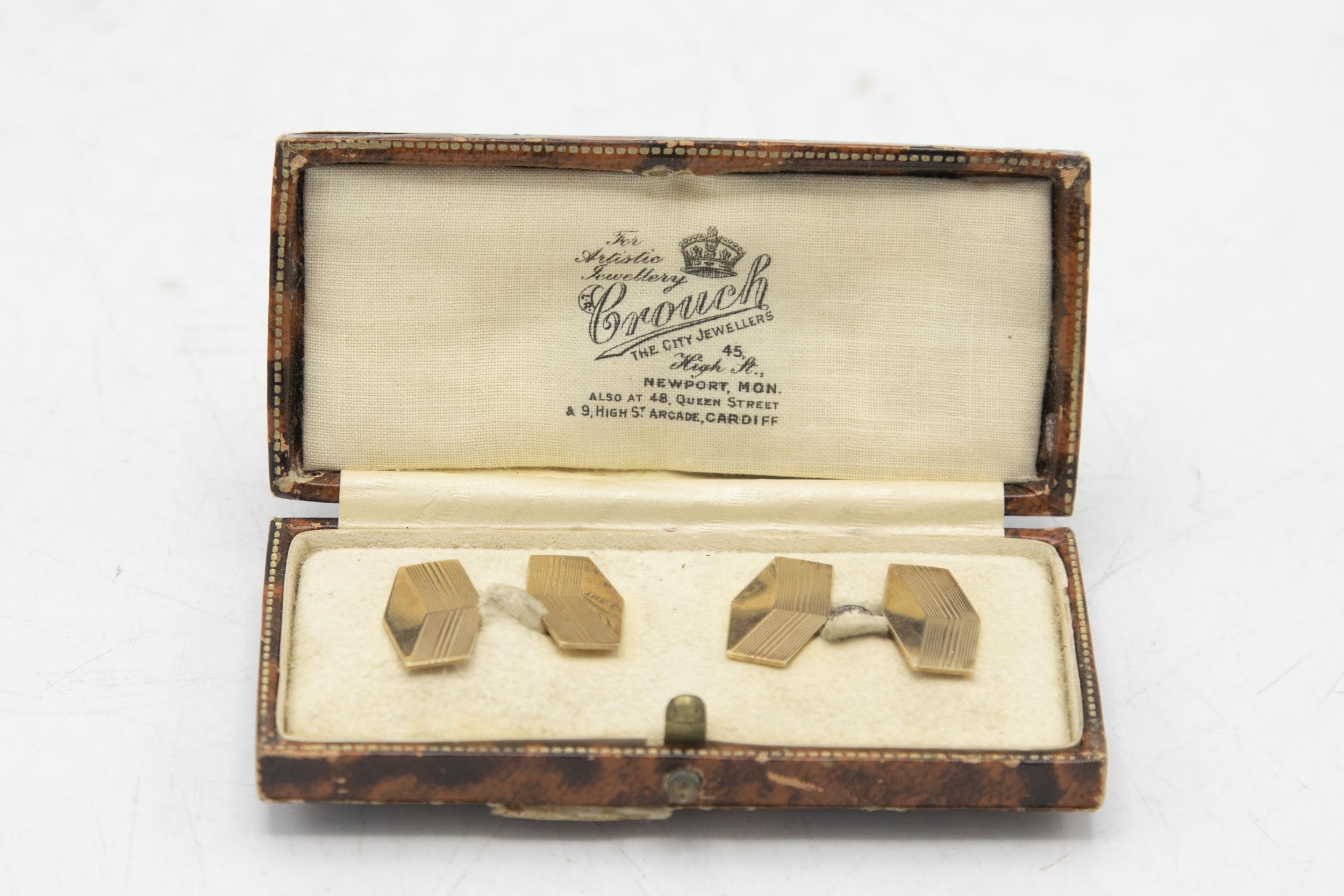 Set of 9ct engine turned cufflinks, 5.9g, in original box