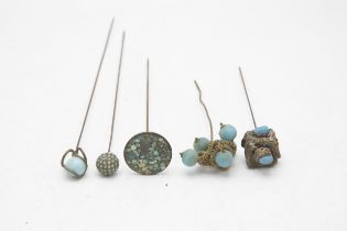 Quantity of hat pins all with turquoise coloured detail (5)