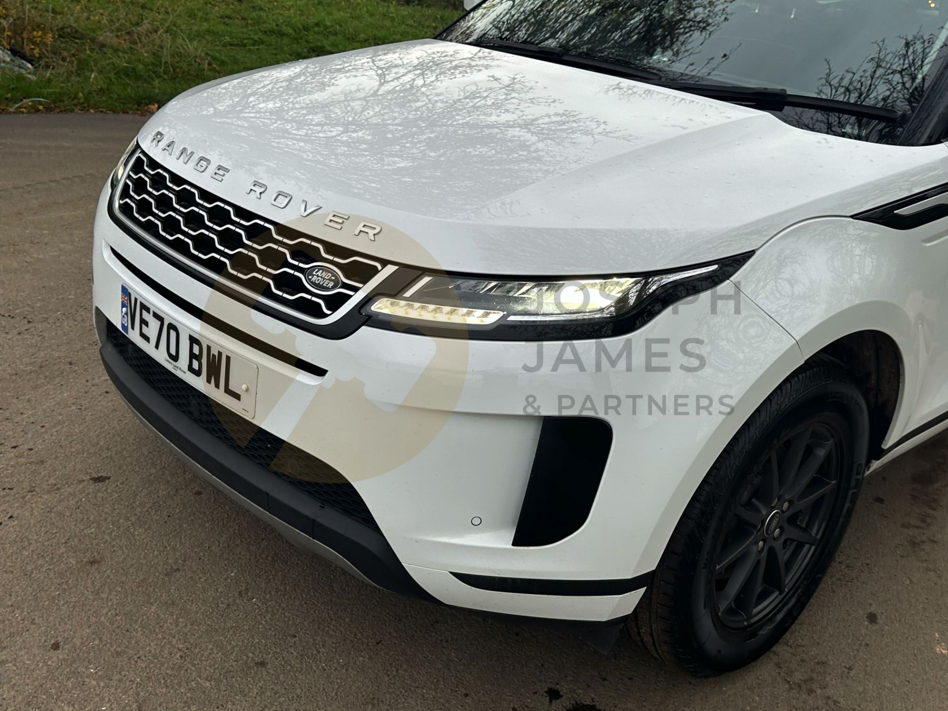 RANGE ROVER EVOQUE *5 DOOR SUV* (2021 - FACELIFT MODEL) 2.0 D150 - AUTO STOP/START *MASSIVE SPEC* - Image 18 of 49