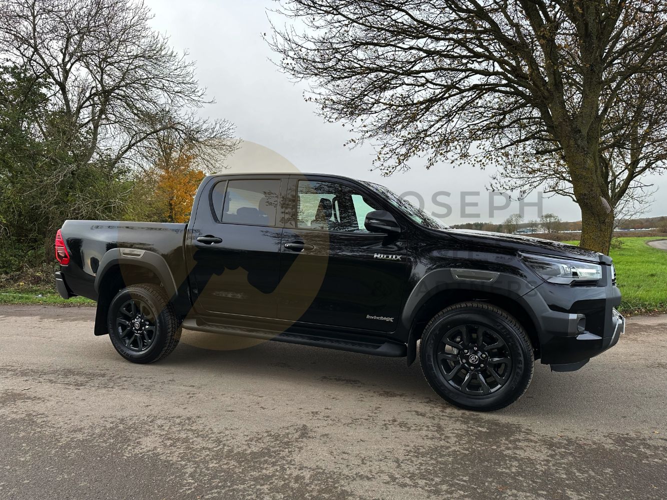 * Vehicle Timed Auction * - 2023 '73 Reg' Toyota Hilux *Invincible X* (Delivery Mileage) Plus Many More: Cars, Commercials & 4x4's !!!