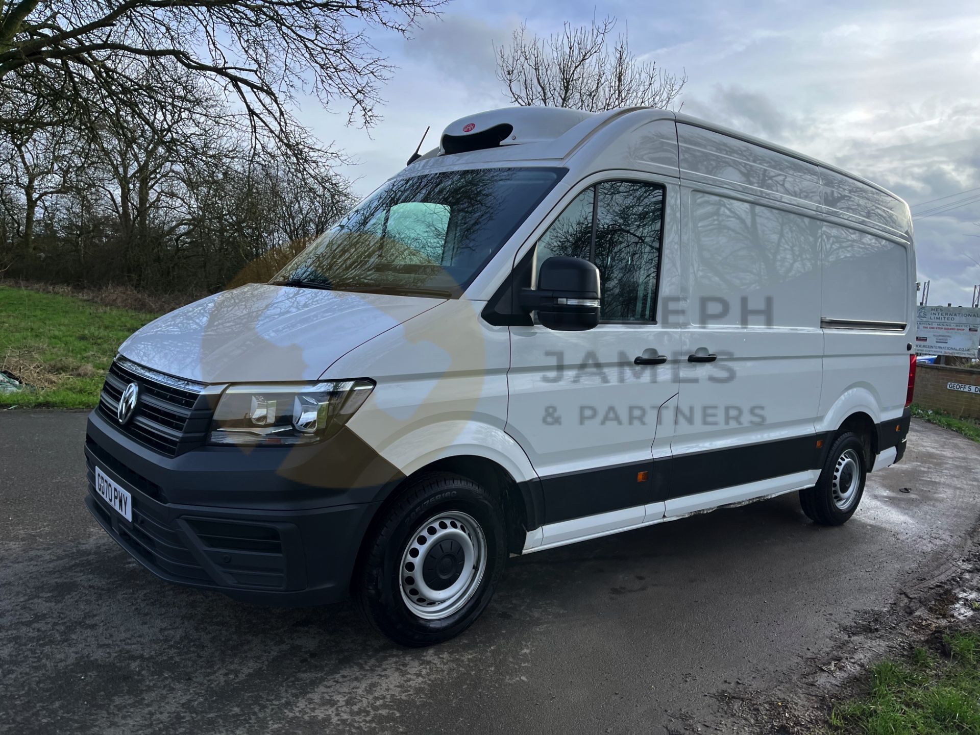 VOLKSWAGEN CRAFTER CR35 2.0TDI "TRENDLINE" BMT MWB (2021) FRIDGE/FREEZER -1 OWNER -OVERNIGHT STANDBY - Image 6 of 41