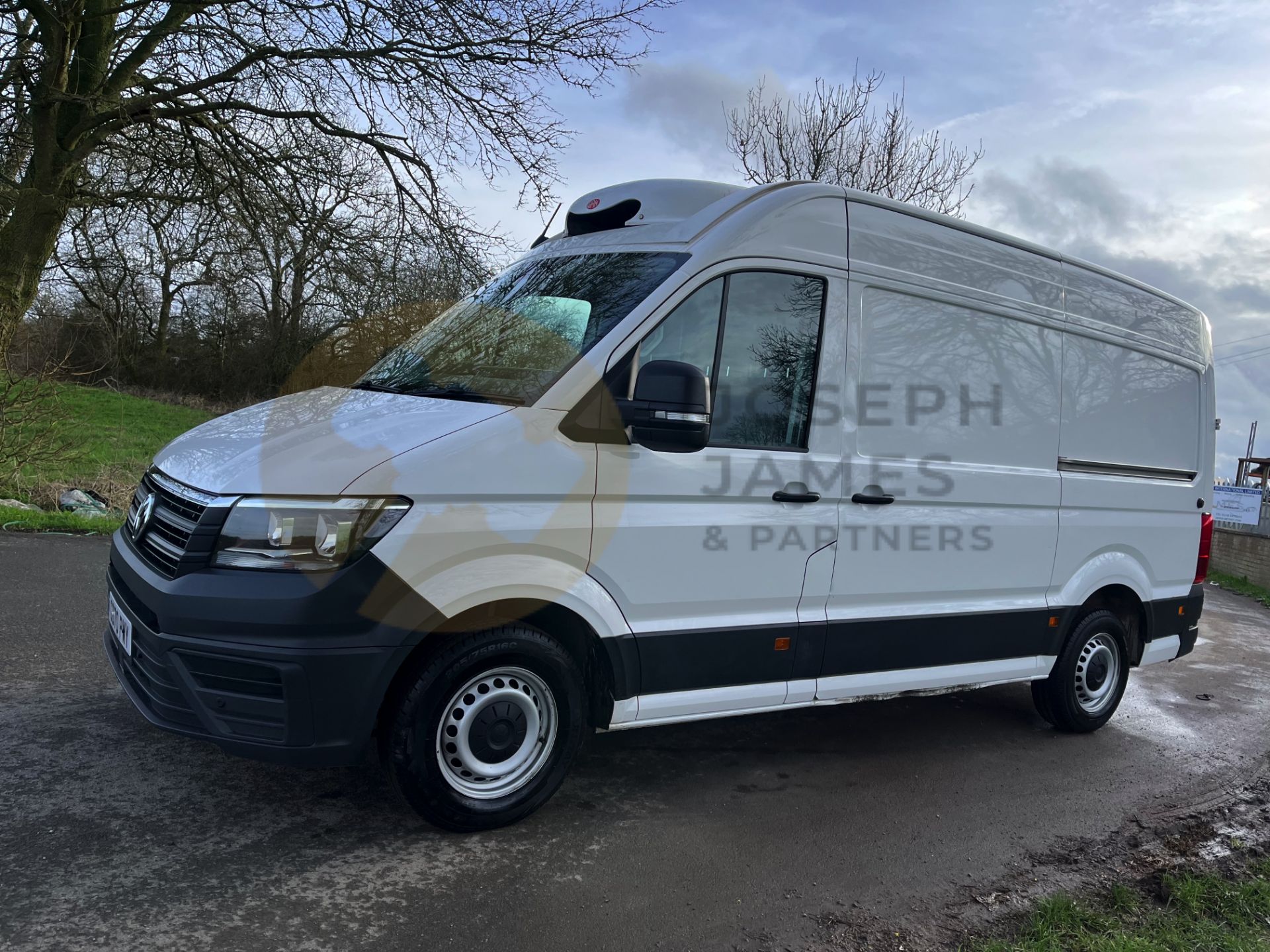 VOLKSWAGEN CRAFTER CR35 2.0TDI "TRENDLINE" BMT MWB (2021) FRIDGE/FREEZER -1 OWNER -OVERNIGHT STANDBY - Image 7 of 41