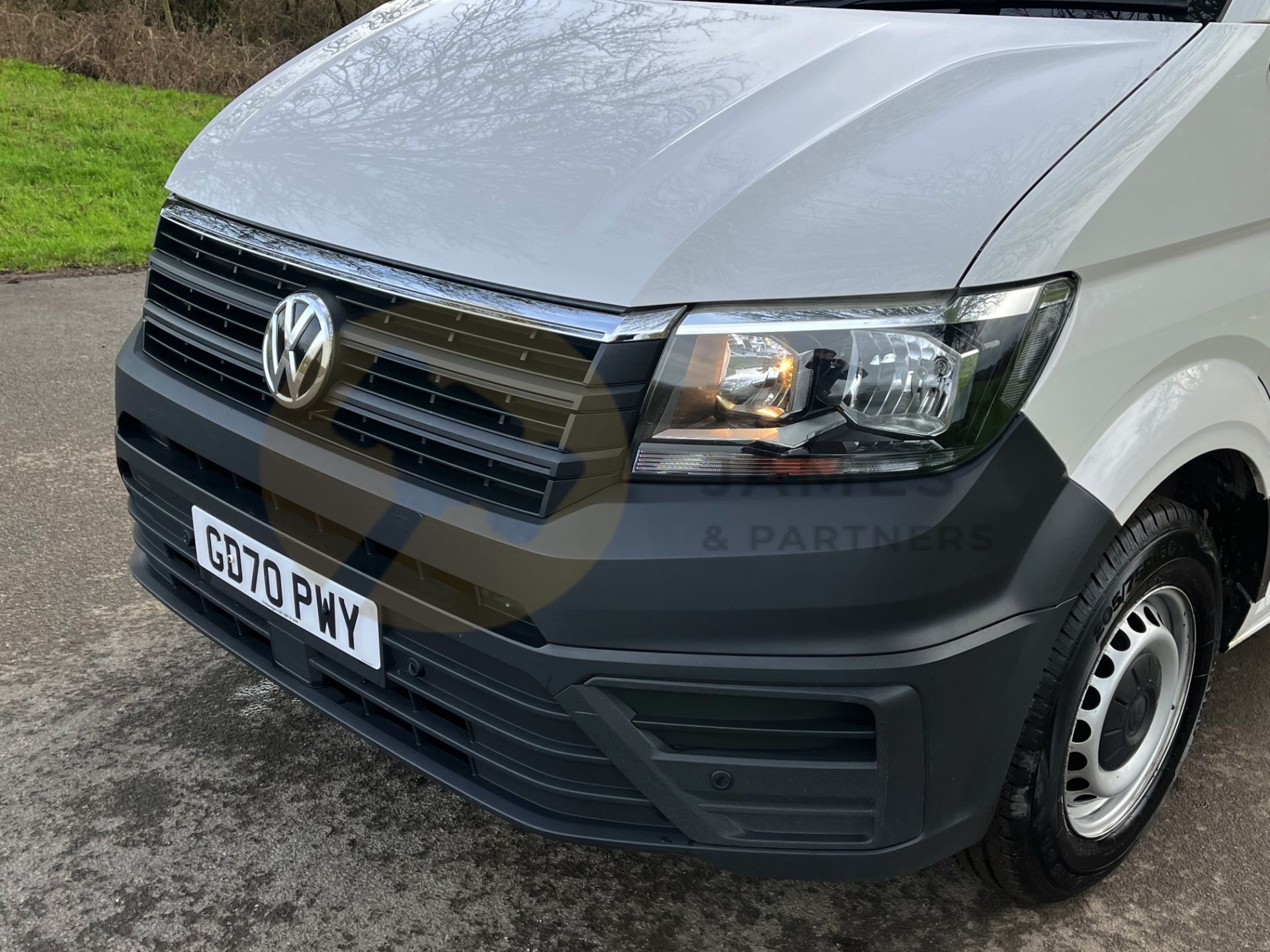 VOLKSWAGEN CRAFTER CR35 2.0TDI "TRENDLINE" BMT MWB (2021) FRIDGE/FREEZER -1 OWNER -OVERNIGHT STANDBY - Image 18 of 41