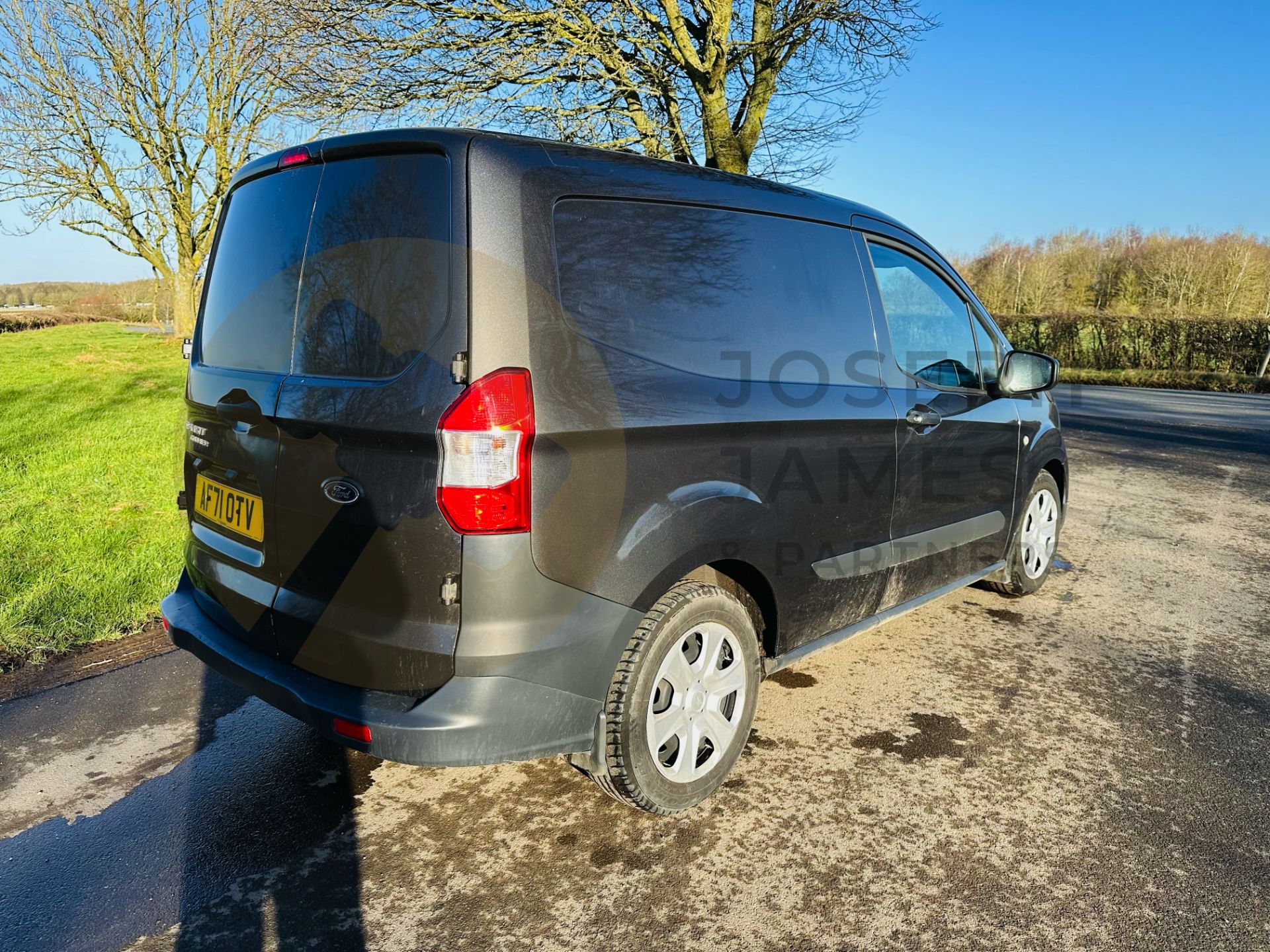 FORD TRANSIT COURIER *TREND EDITION* 1.0 PETROL ECOBOOST - 2022 MODEL - ONLY 40K MILES - FSH -NO VAT - Image 9 of 30