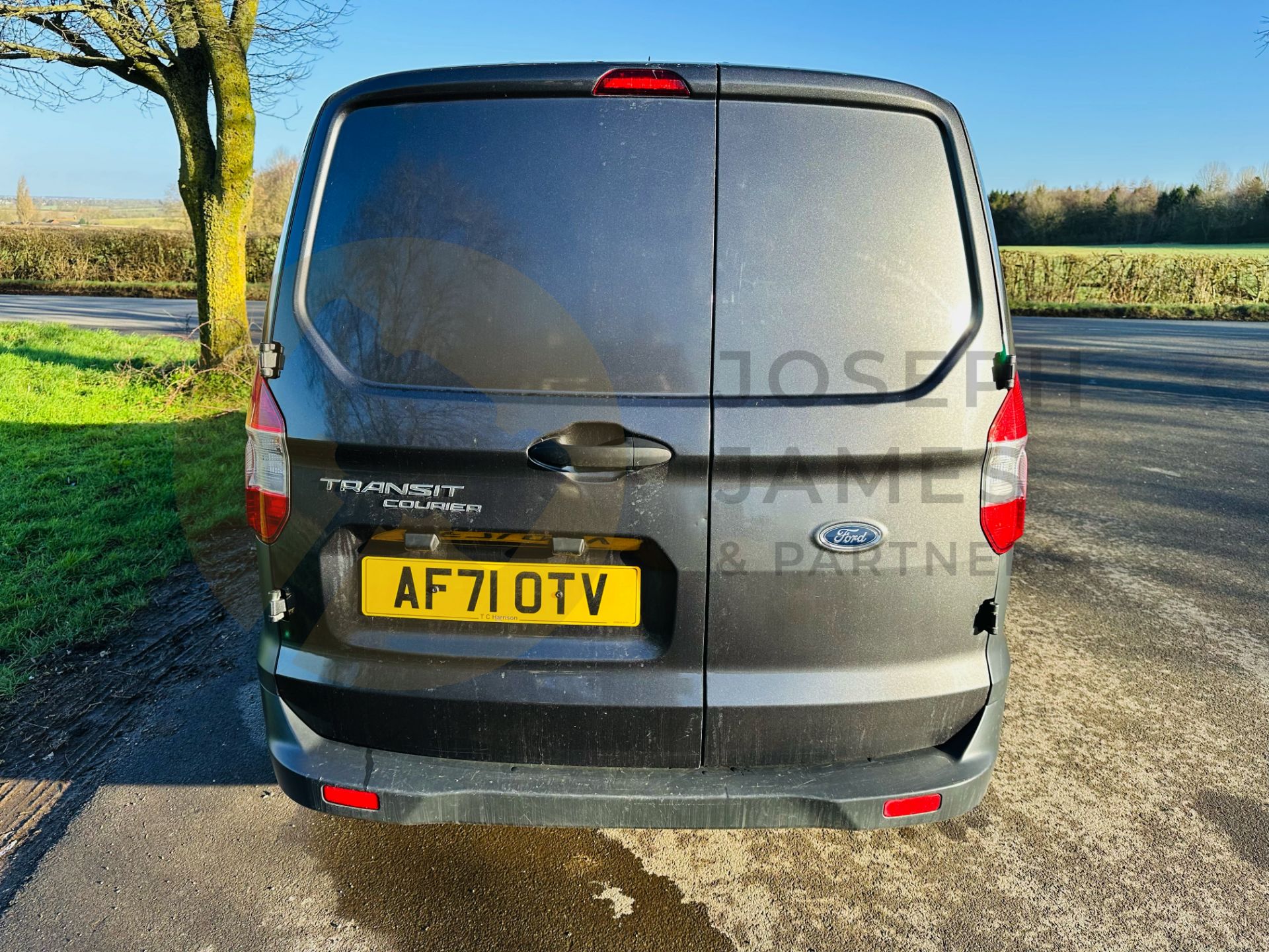 FORD TRANSIT COURIER *TREND EDITION* 1.0 PETROL ECOBOOST - 2022 MODEL - ONLY 40K MILES - FSH -NO VAT - Image 8 of 30