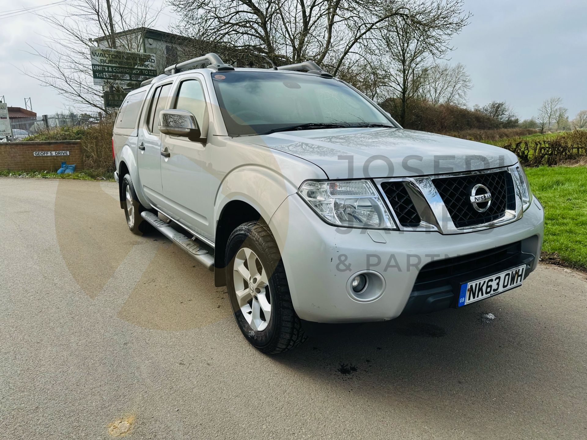 NISSAN NAVARA 2.5CDI "TEKNA" (190) DOUBLE CAB PICK UP - 63 REG - LEATHER - SAT NAV - REAR CANOPY - Image 2 of 32