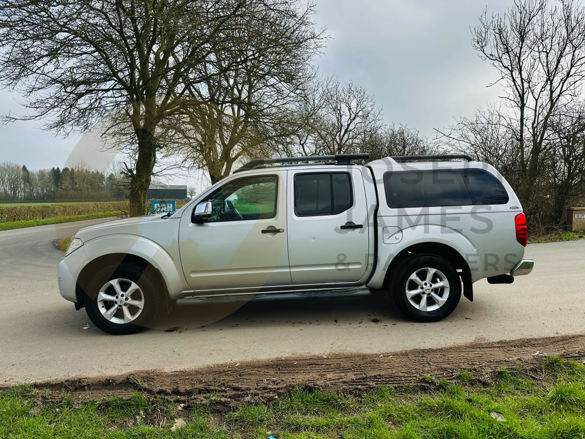 NISSAN NAVARA 2.5CDI "TEKNA" (190) DOUBLE CAB PICK UP - 63 REG - LEATHER - SAT NAV - REAR CANOPY - Image 6 of 32