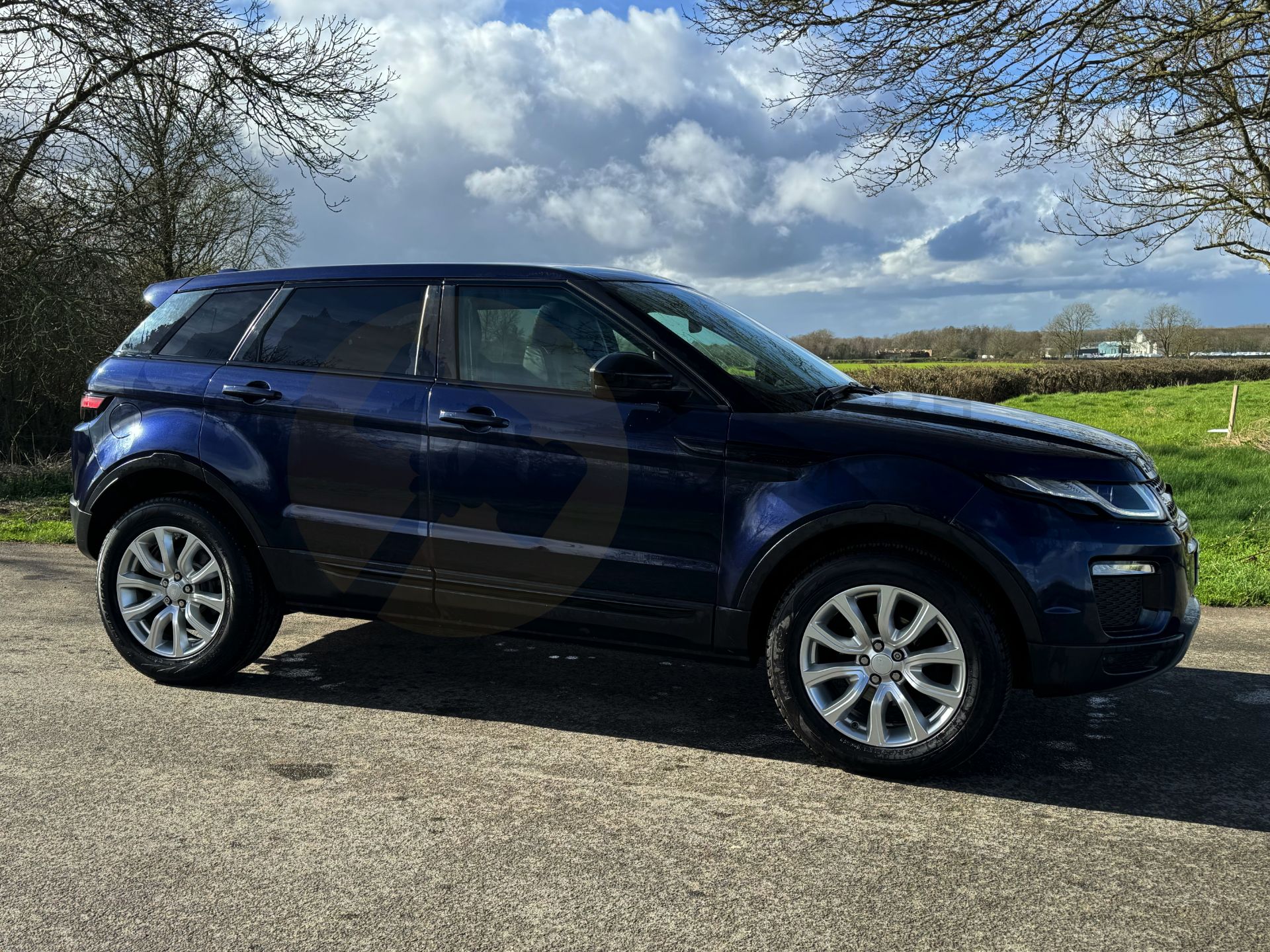 (On Sale) RANGE ROVER EVOQUE *SE TECH* 5 DOOR (2016 - FACELIFT MODEL) 2.0 ED4 - STOP/START *NO VAT* - Image 2 of 48