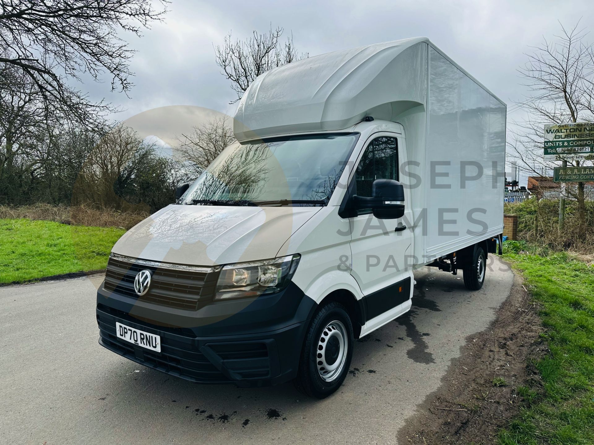 VOLKSWAGEN CRAFTER 2.0 TDI (140) LWB LUTON WITH TAIL LIFT (2021 MODEL) 1 OWNER - LOW MILES - AIR CON - Bild 4 aus 27
