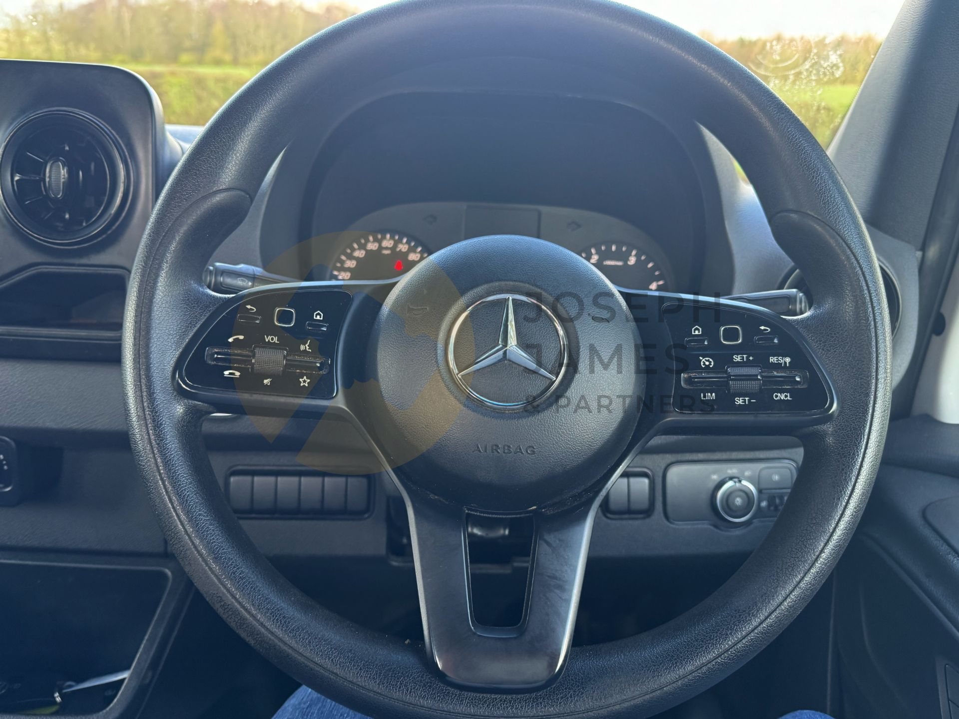 (ON SALE) MERCEDES SPRINTER 314 CDI *LWB - DROPSIDE TRUCK* (2020 -NEW MODEL) 7-G AUTOMATIC *EURO 6* - Image 33 of 36