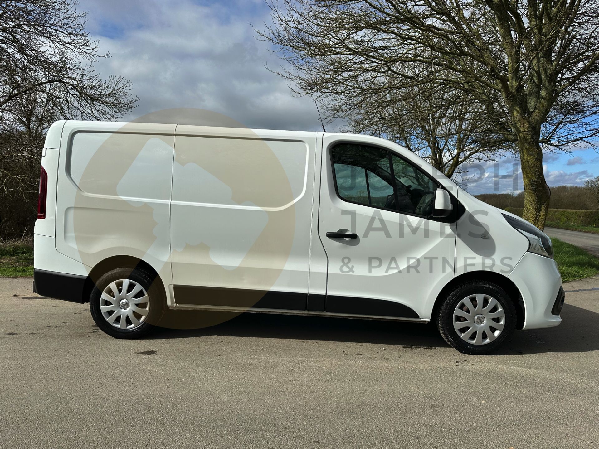 (On Sale) NISSAN NV300 *ACENTA EDITION* SWB PANEL VAN (2018 -FACELIFT MODEL) EURO 6 DIESEL - 6 SPEED - Image 14 of 38