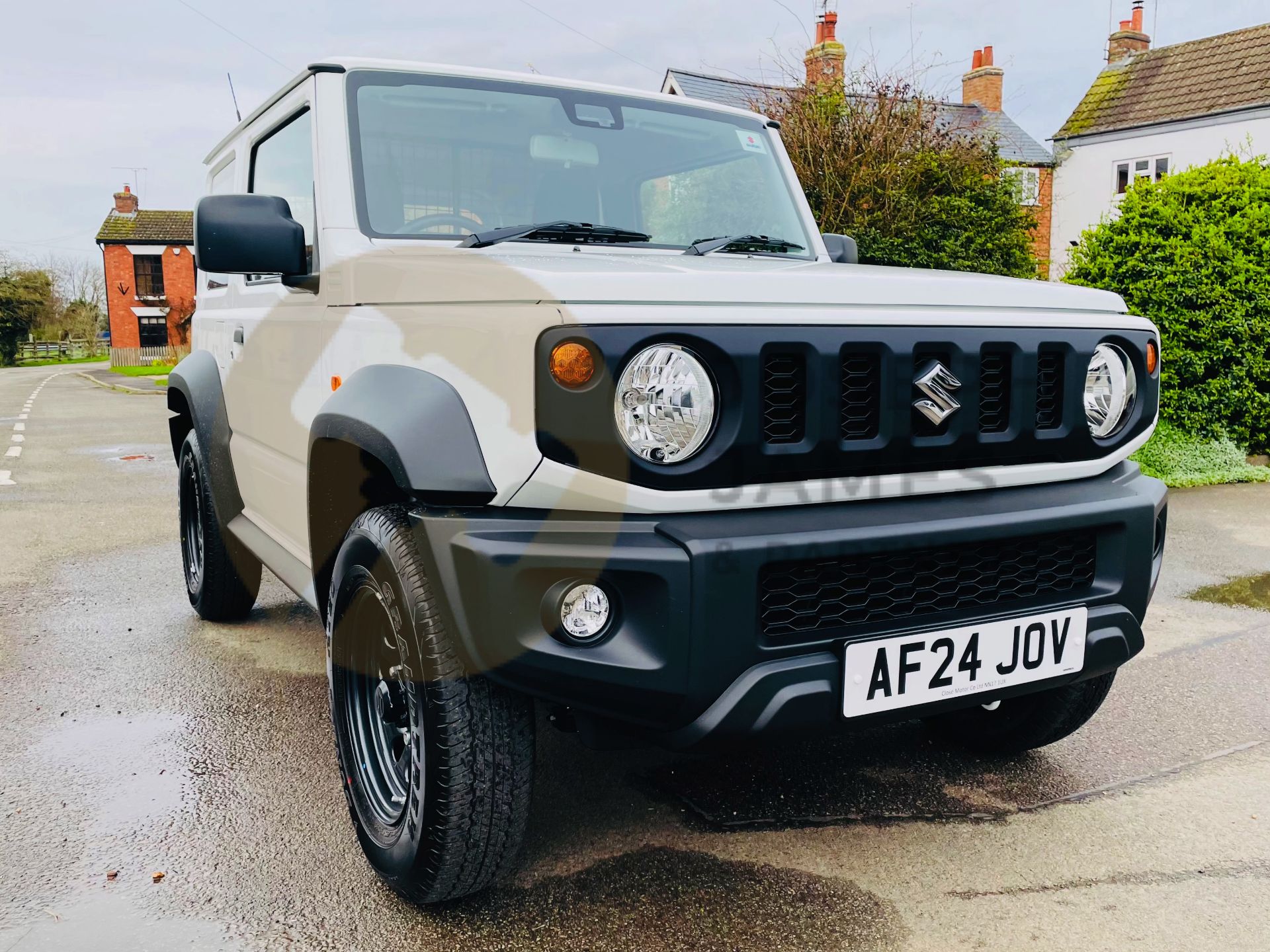 SUZUKI JIMNY ALLGRIP (24 REG) ONLY 31 DELIVERY MILES - BRAND NEW - AIR CON - EURO 6 - U.K SUPPLIED - Image 2 of 31