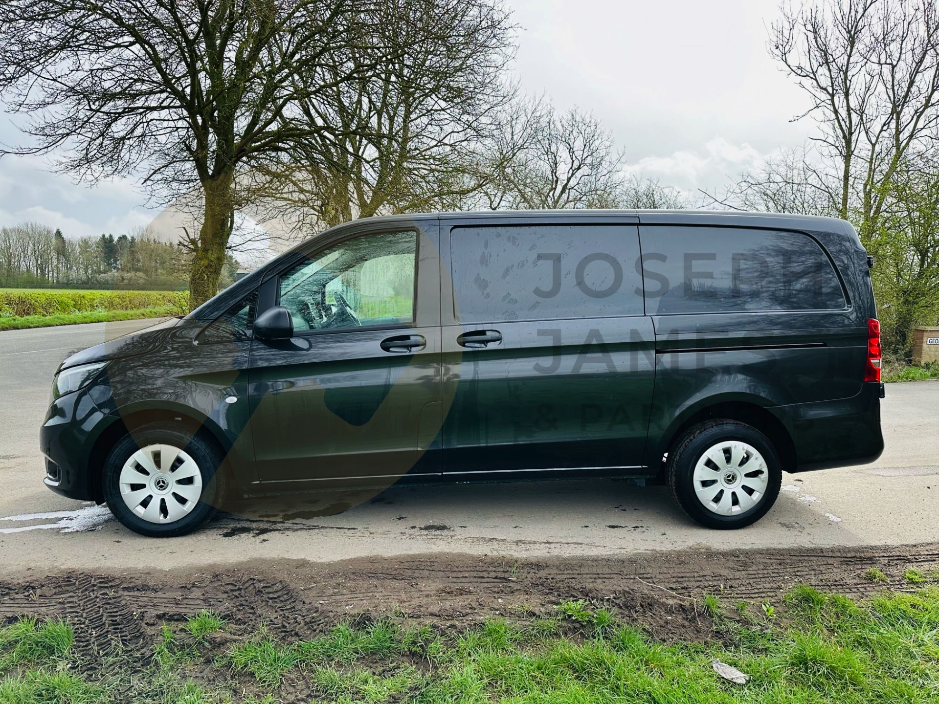 MERCEDES VITO 114 CDI *PROGRESSIVE* LWB - 2021 REG - AIR CON - REVERSE CAM - MET BLACK - LOW MILES! - Image 6 of 37