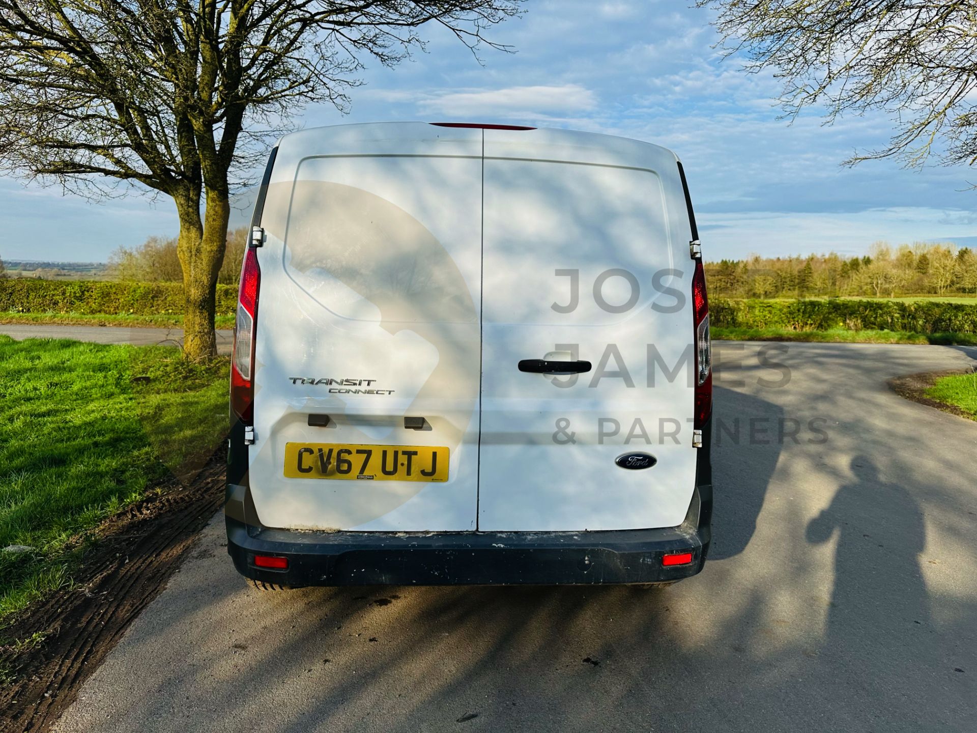 FORD TRANSIT CONNECT *SWB VERSION* (2018 - EURO 6) 1.5 TDCI (1 OWNER) *U-LEZ COMPLIANT* - Image 8 of 25