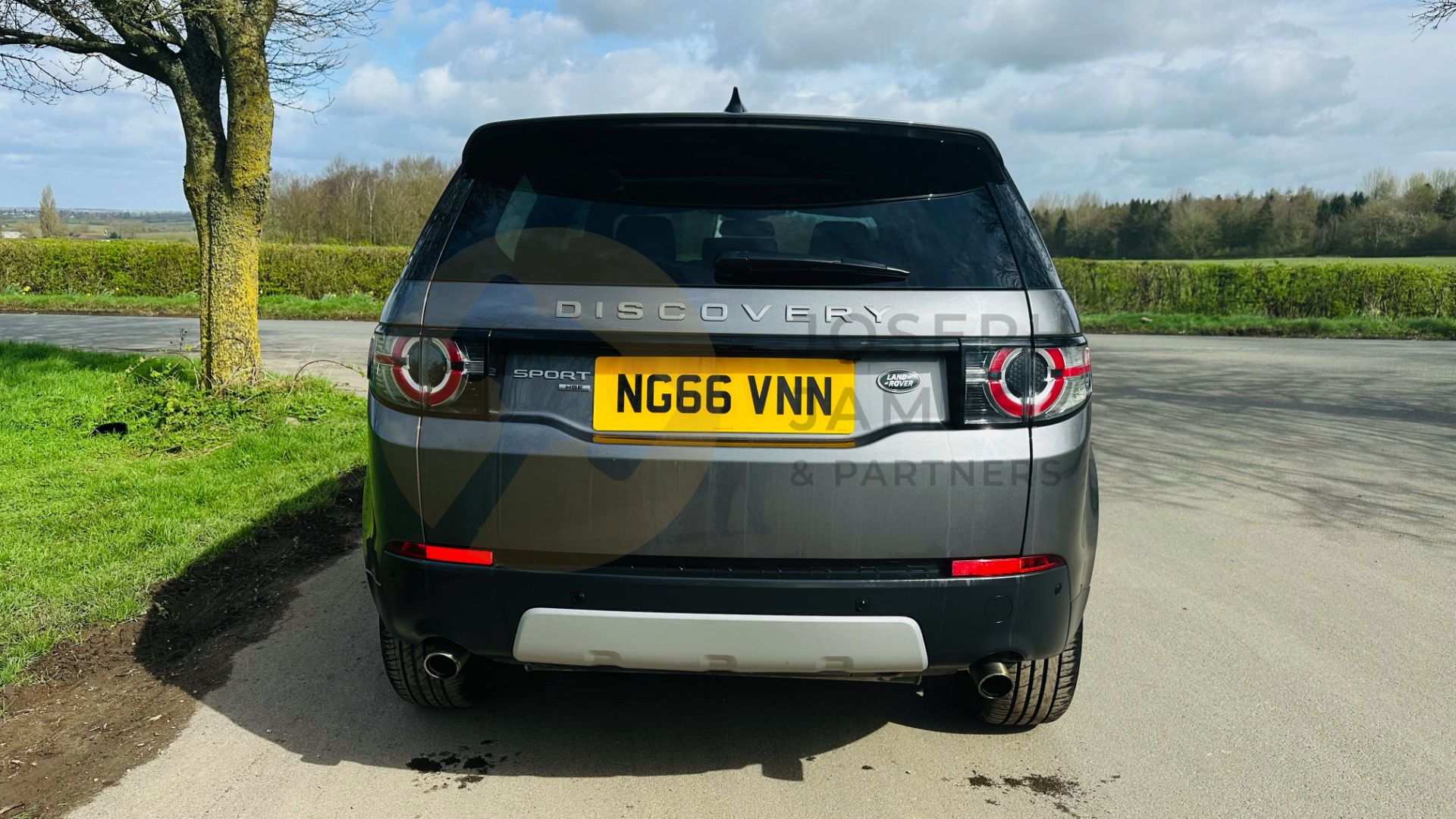 (On Sale) LAND ROVER DISCOVERY SPORT *HSE EDITION* 7 SEATER SUV (2017 - EURO 6) 2.0 TD4 - AUTOMATIC - Image 11 of 48