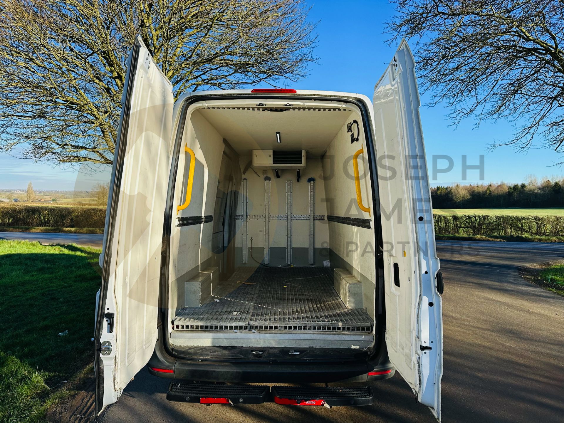 MERCEDES-BENZ SPRINTER 314 CDI *MWB - REFRIGERATED VAN* (2019 - FACELIFT MODEL) *AIR CONDITIONING* - Image 10 of 30